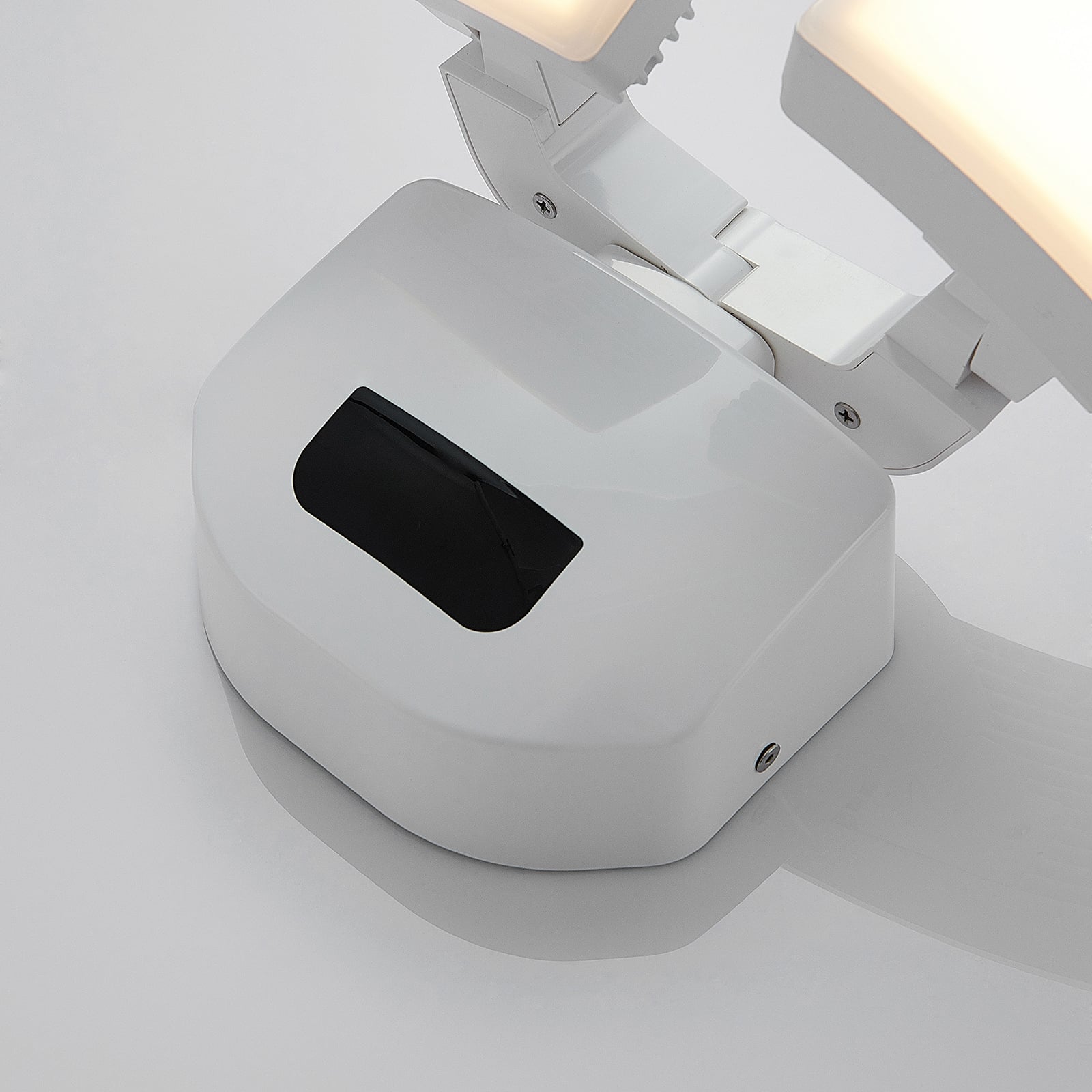 LED uteveggspot Nikias 2-lys med sensor hvit 30 cm justerbare lyshoder