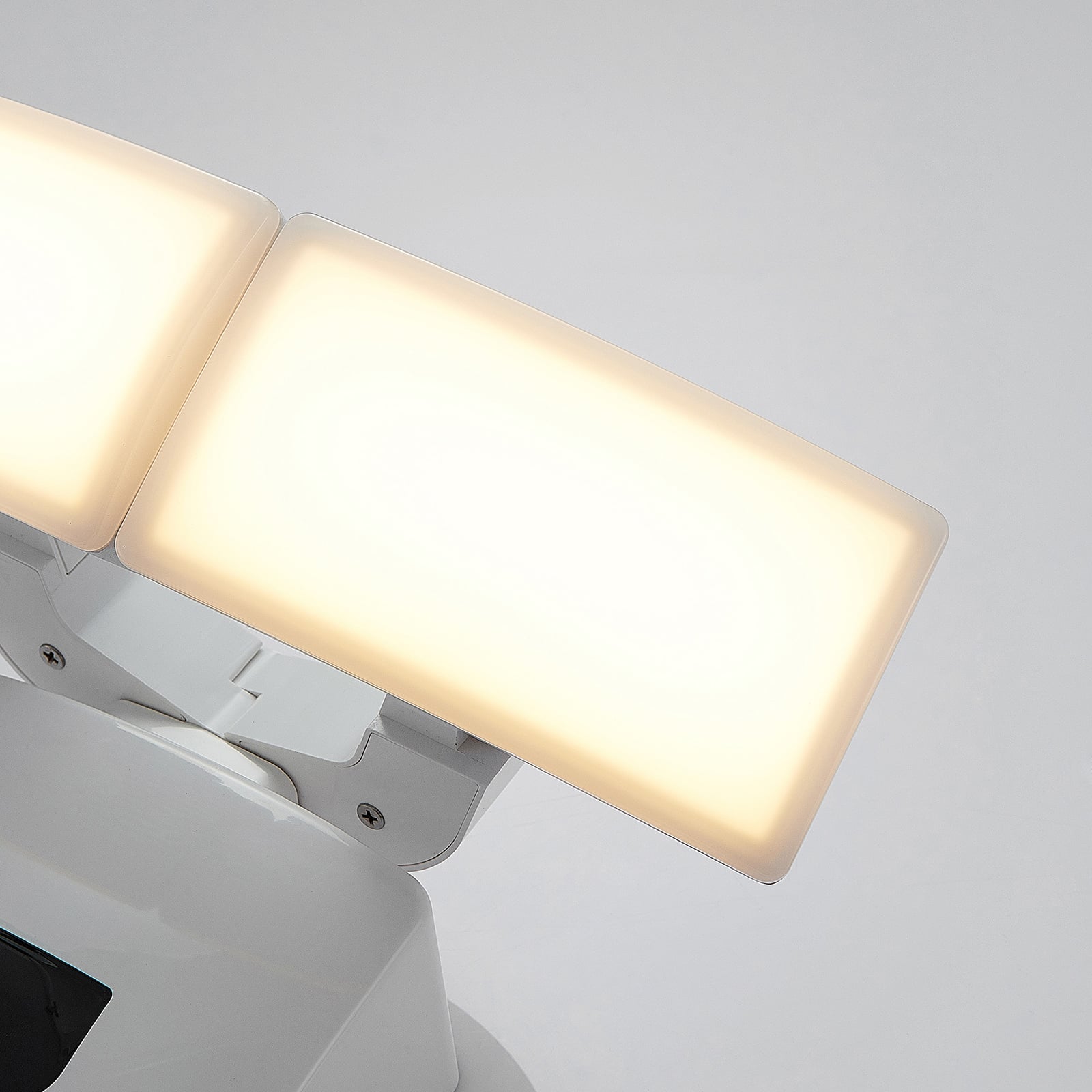 LED uteveggspot Nikias 2-lys med sensor hvit 30 cm lys i mørket
