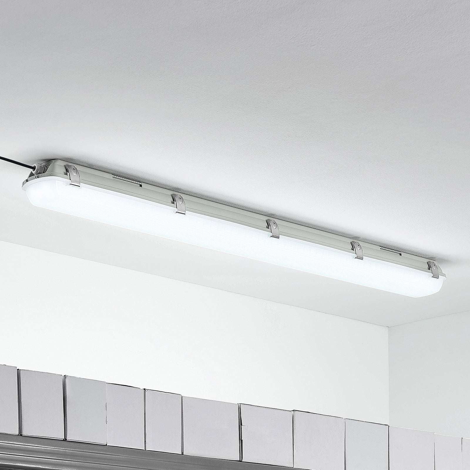 LED våtromsarmatur Rao 34W 121,5 cm IP65 bakside