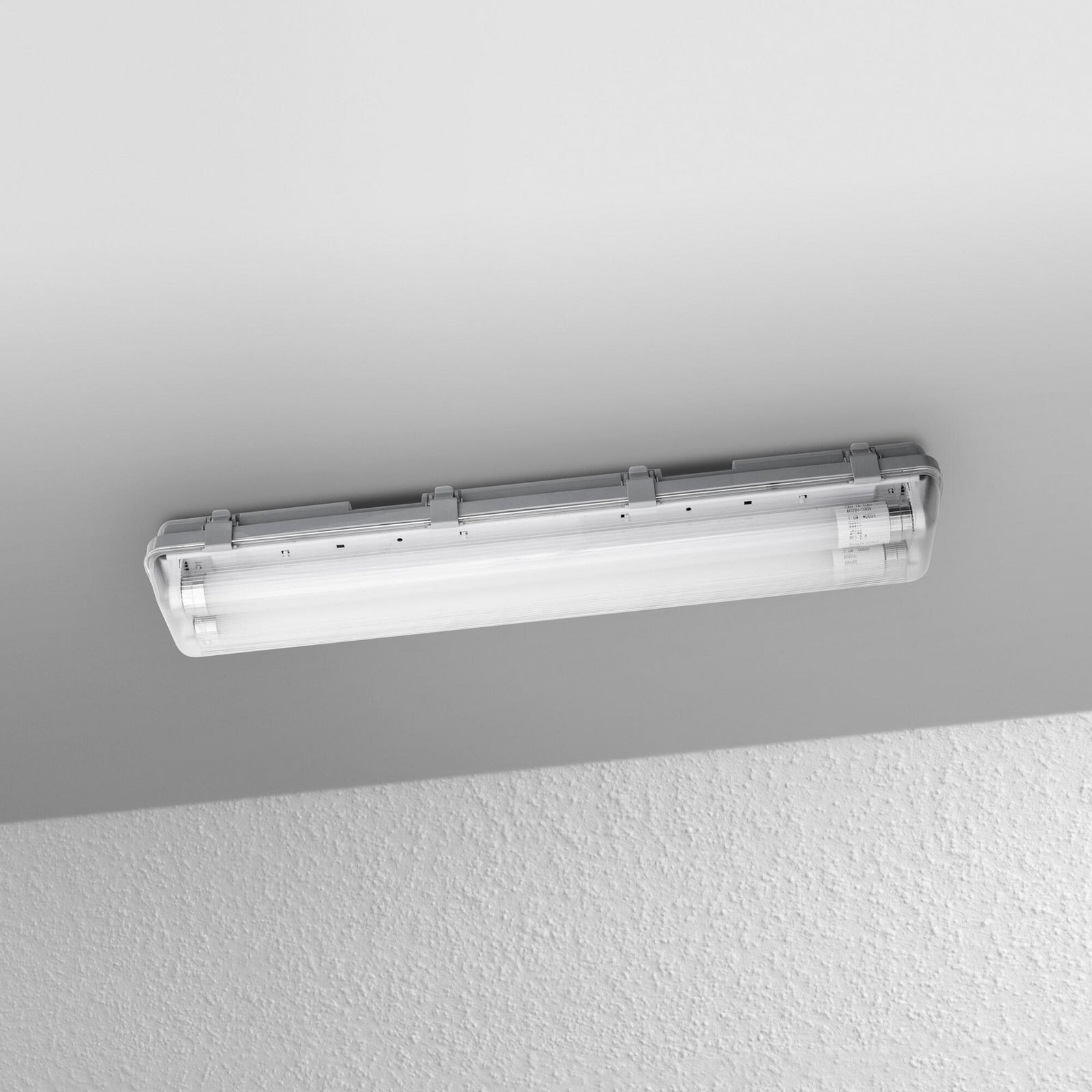 Montert LED våtromslampe SUBMARINE 65 cm 2x7W G13 grå i rom