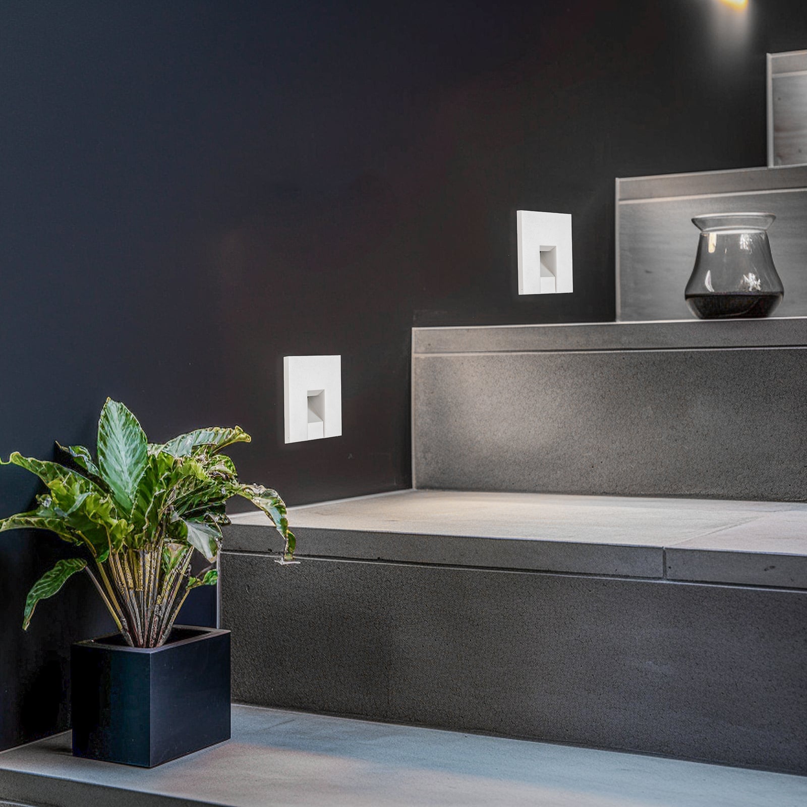 Detalj av LED vegg innbyggingsspot Kit68 kvadratisk hvit aluminium