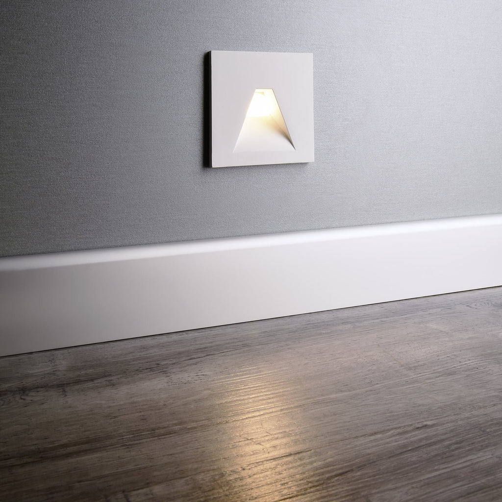 LED vegginnbyggingslampe Alwaid hvit 7,5x7,5 cm vinklet bakside
