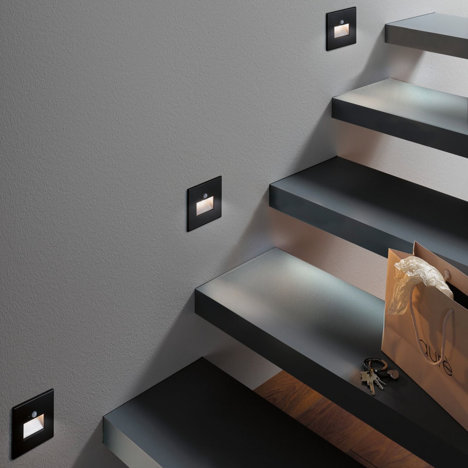 Detalj av LED vegginnbyggingslampe Edge Quadro med bevegelsessensor svart 8 cm