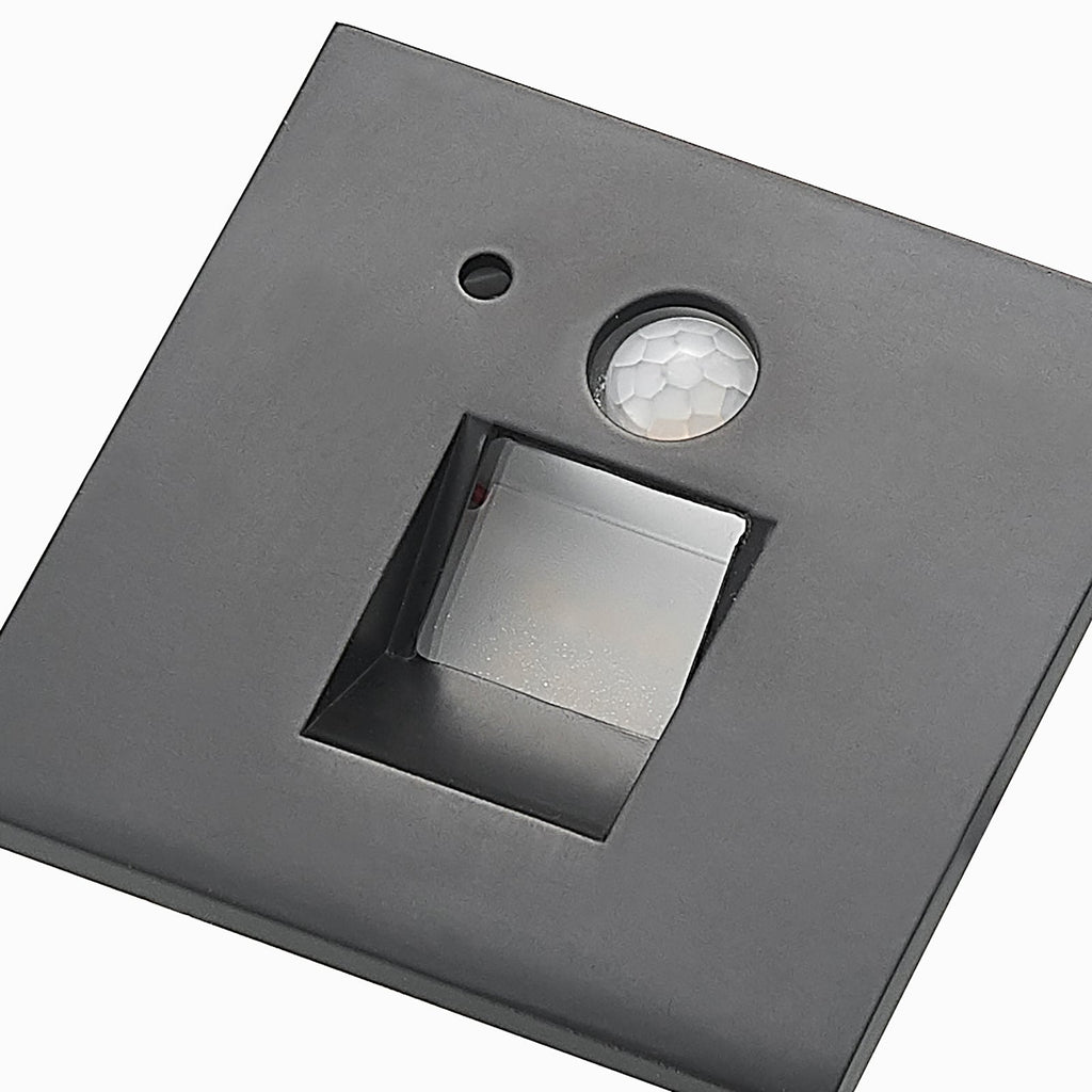 LED vegginnbyggingslampe Neru med bevegelsessensor svart sideprofil