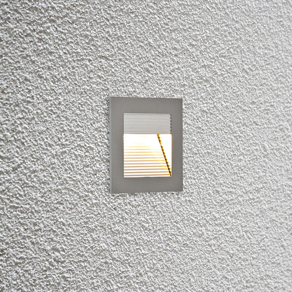 Detalj av LED vegginnbyggingslampe P2140 kvadratisk aluminium 9 cm montert