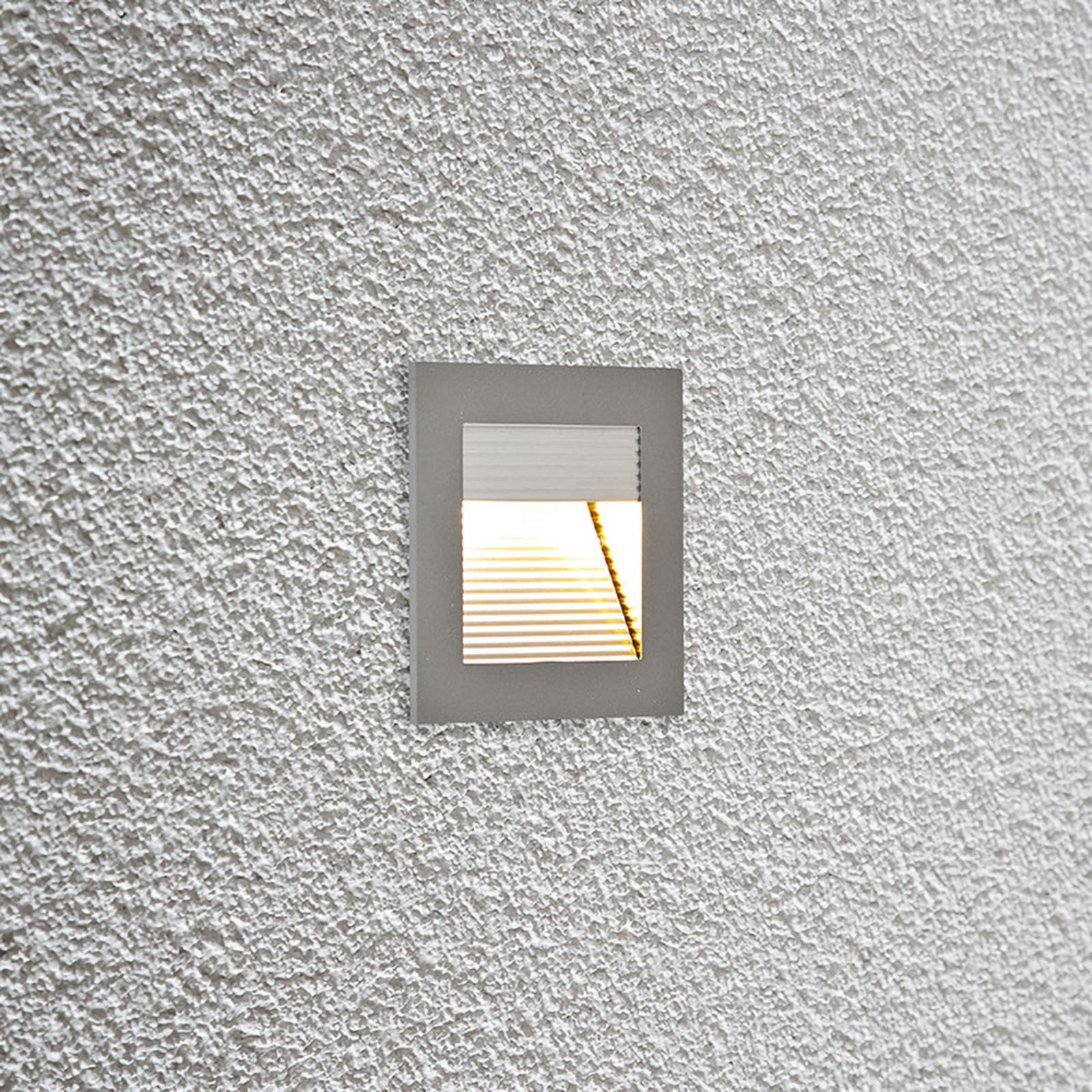 Detalj av LED vegginnbyggingslampe P2140 kvadratisk aluminium 9 cm montert