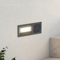 LED vegginnbyggingsspot Lachlain antrasitt med stikkontakt IP54 forside