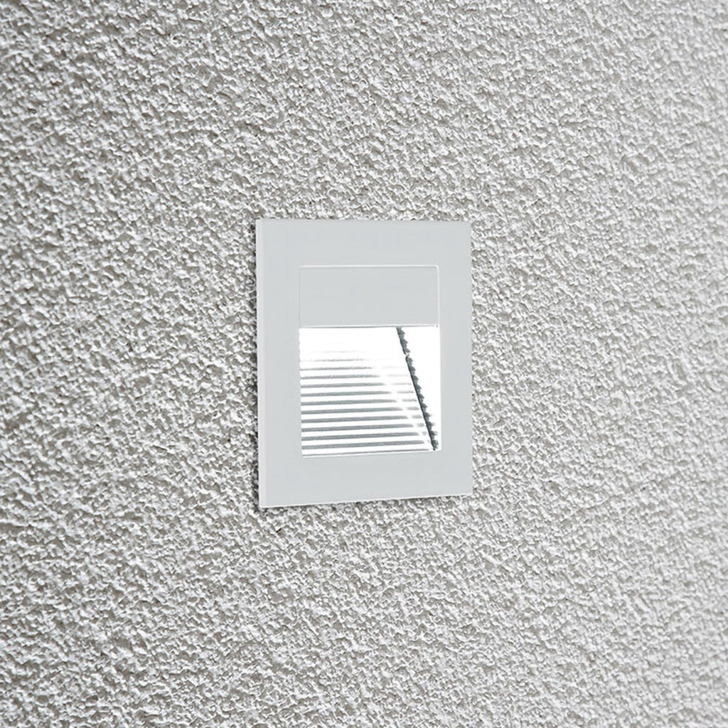 LED vegginnbyggingsspot P2170 hvit aluminium montert i vegg