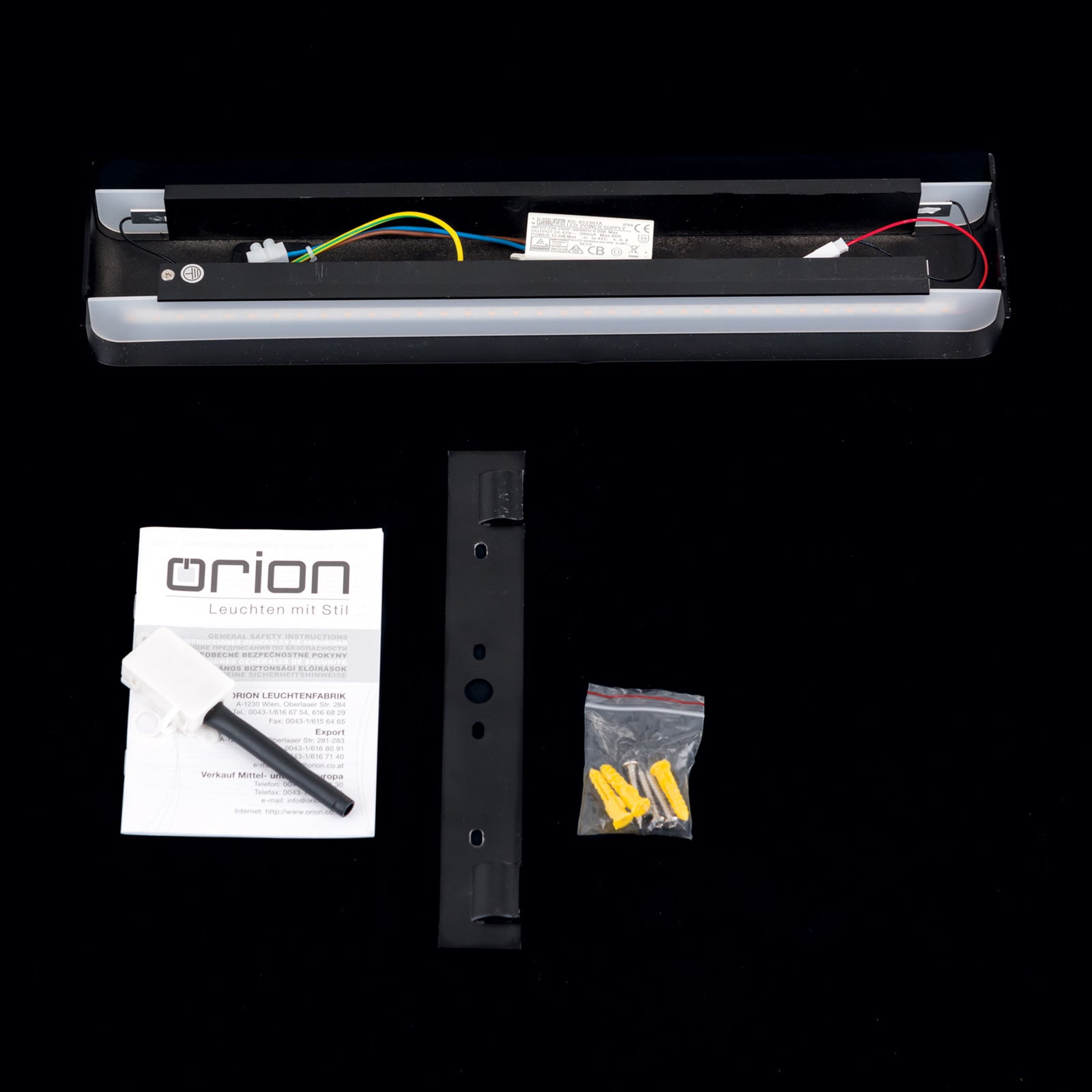 LED-vegglampe Accent opp og ned svart 41 cm 14W lysbilde nedover
