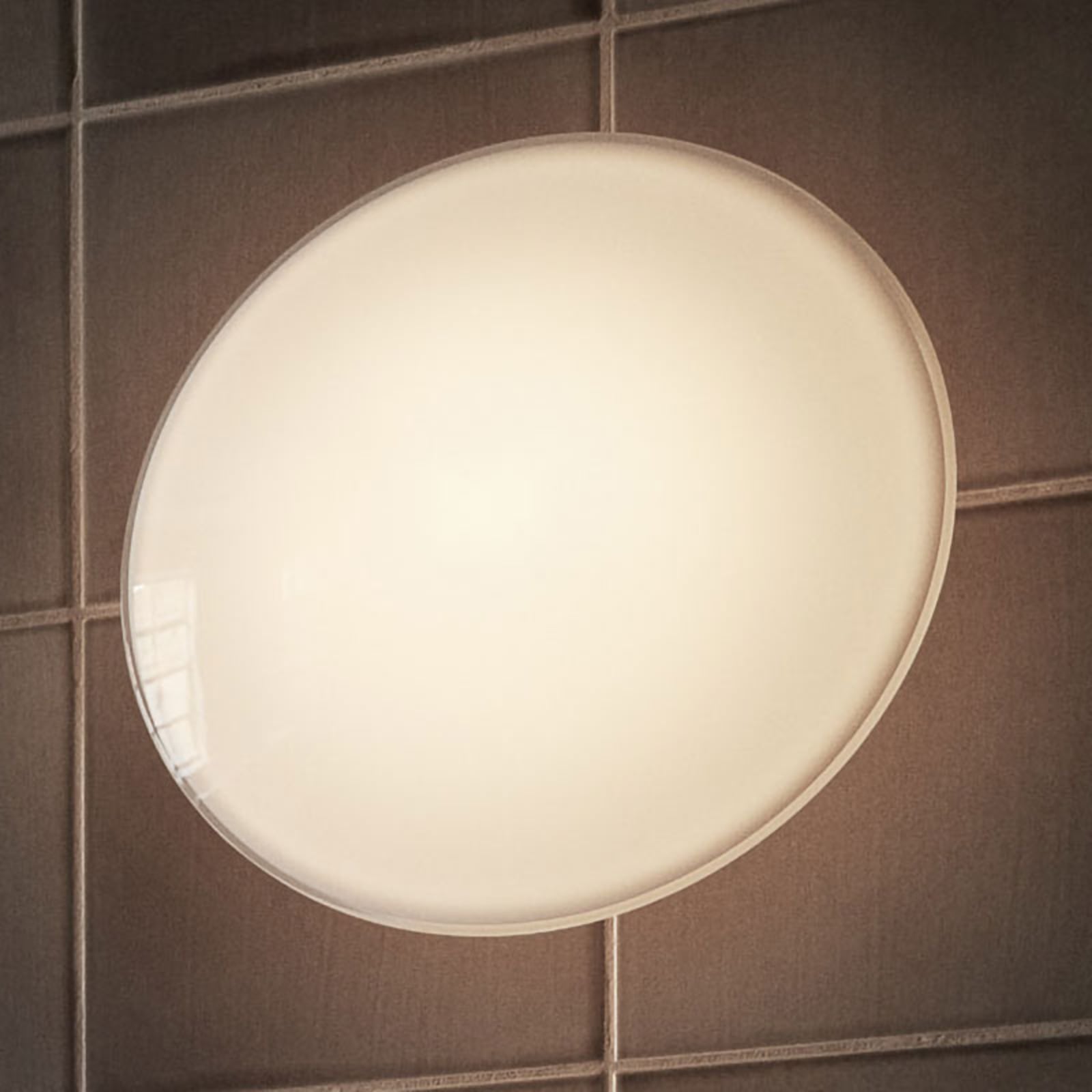 LED vegglampe AJ Eklipta dimbar opalglass Ø22 cm forfra
