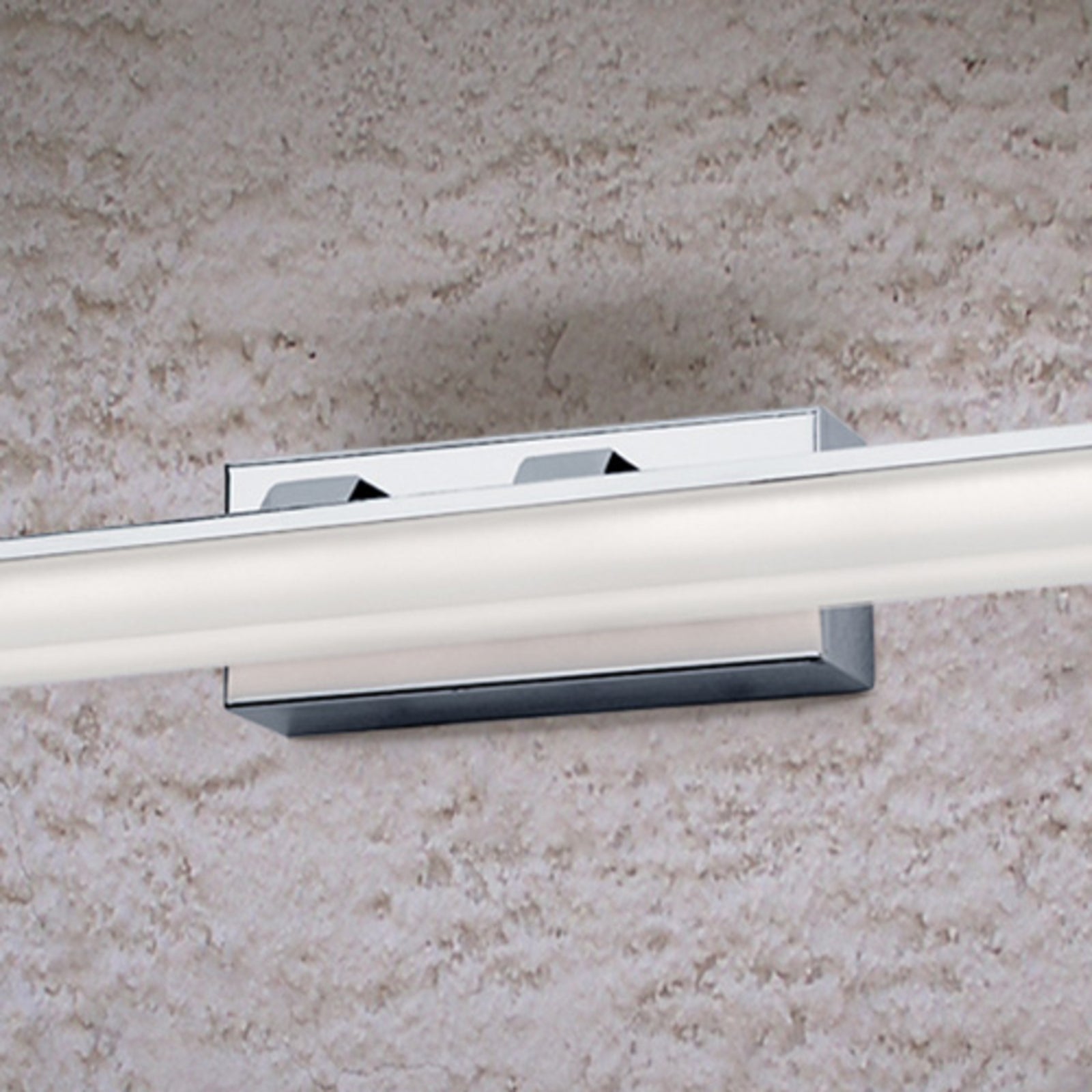 LED vegglampe Alexander krom akrylglass 46 cm detalj av kromfinish