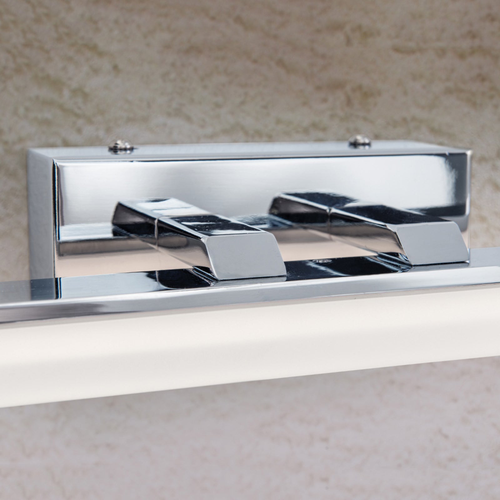 LED vegglampe Alexander krom akrylglass 46 cm lysdetaljer