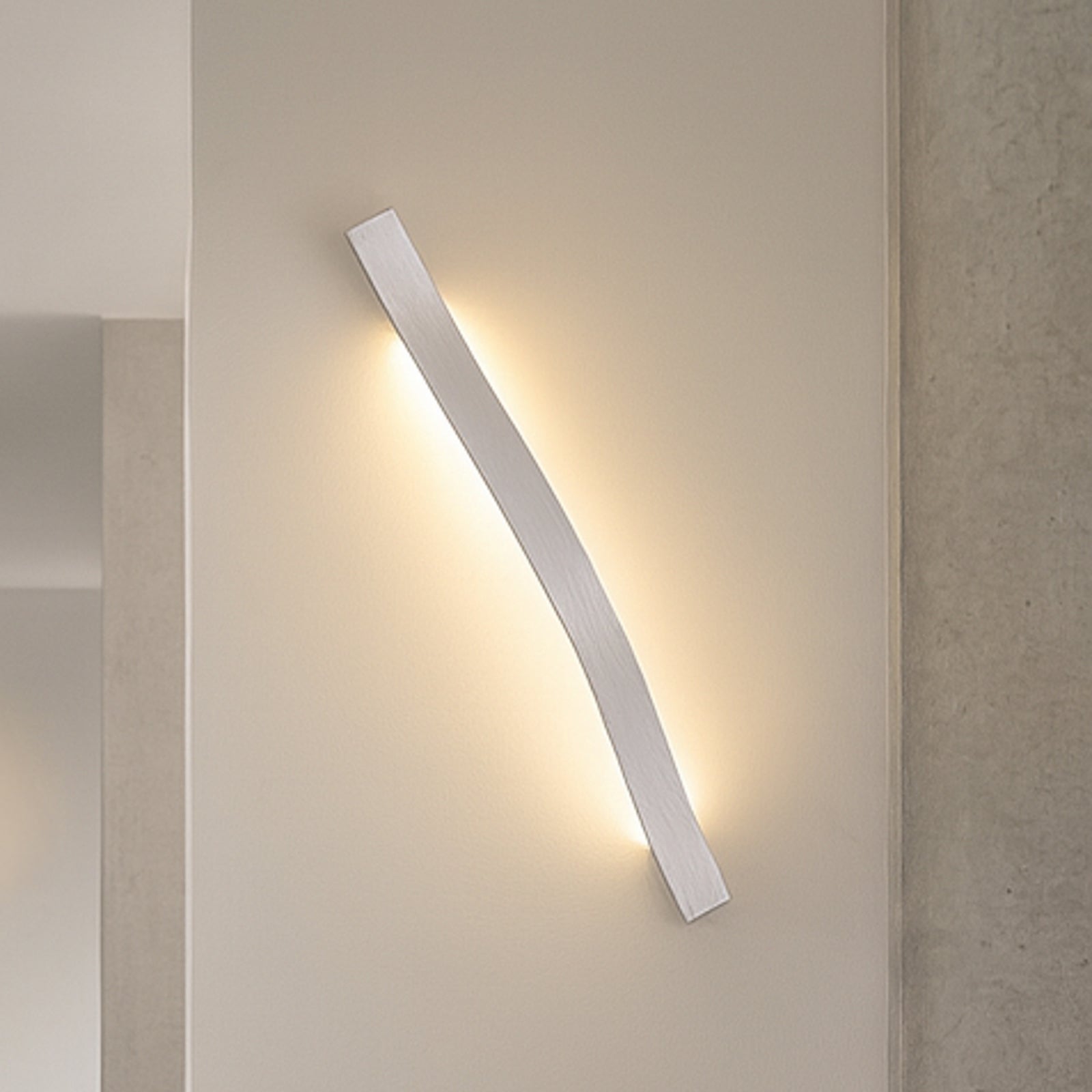 LED vegglampe Alvon sølv metall 50 cm 3000K forfra