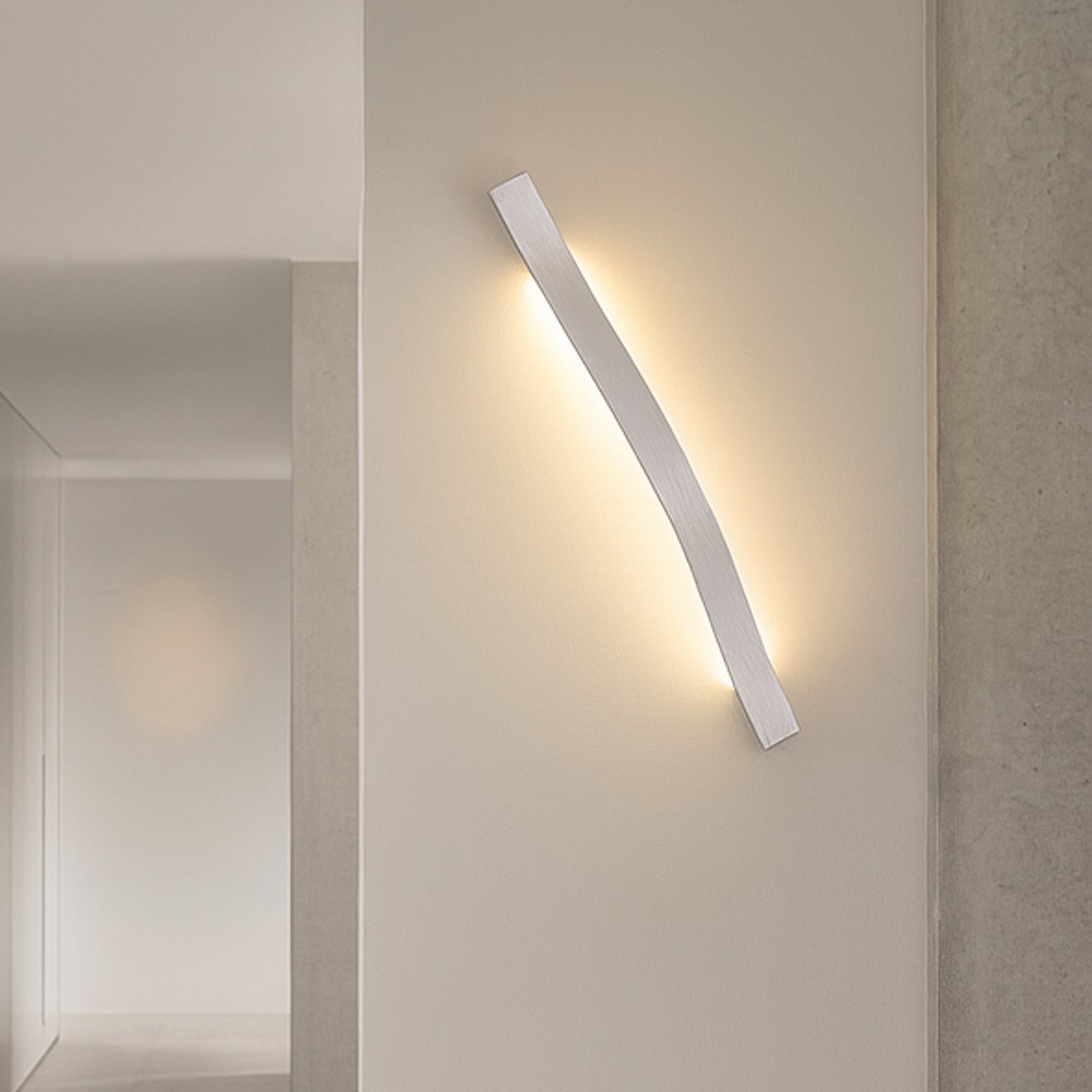 LED vegglampe Alvon sølv metall 50 cm 3000K bakside