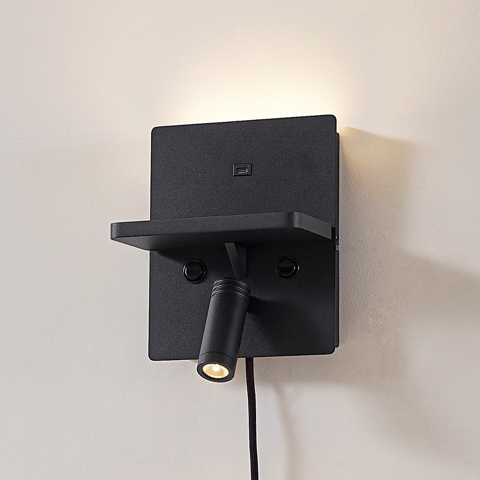 LED vegglampe Auden svart med bryter og ladestasjon forfra