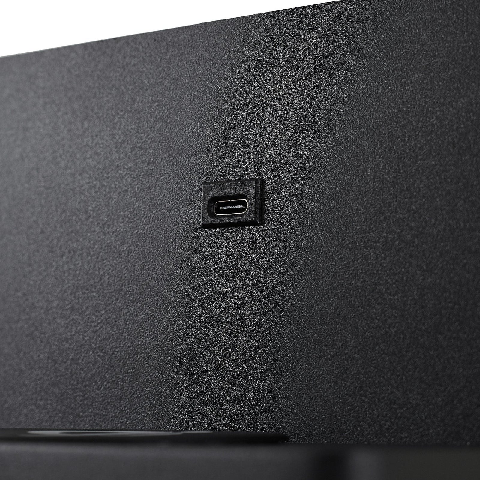 Oversikt av LED vegglampe Auden svart med ladestasjon