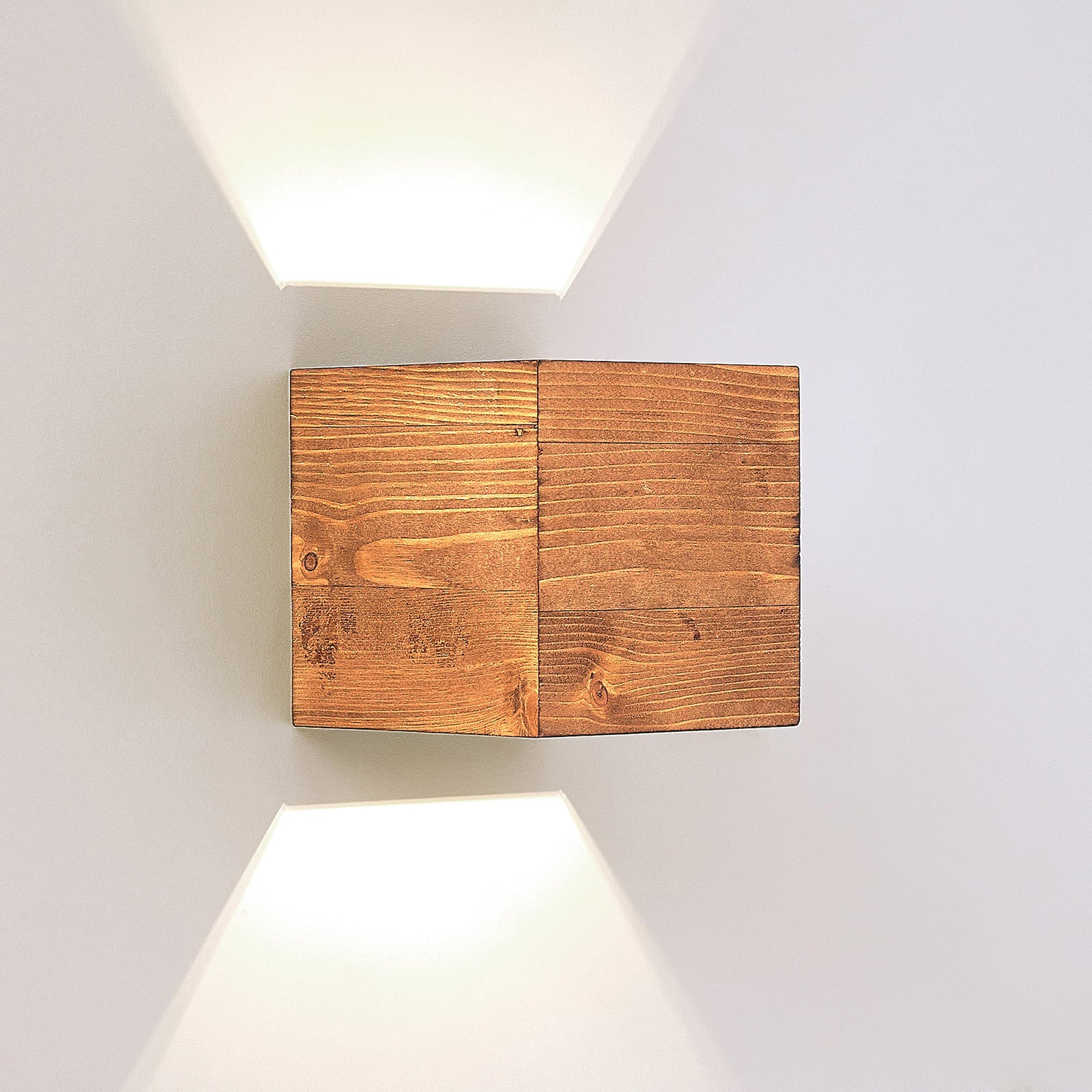 LED vegglampe Benicio tre opp og ned 11 cm varmhvit side