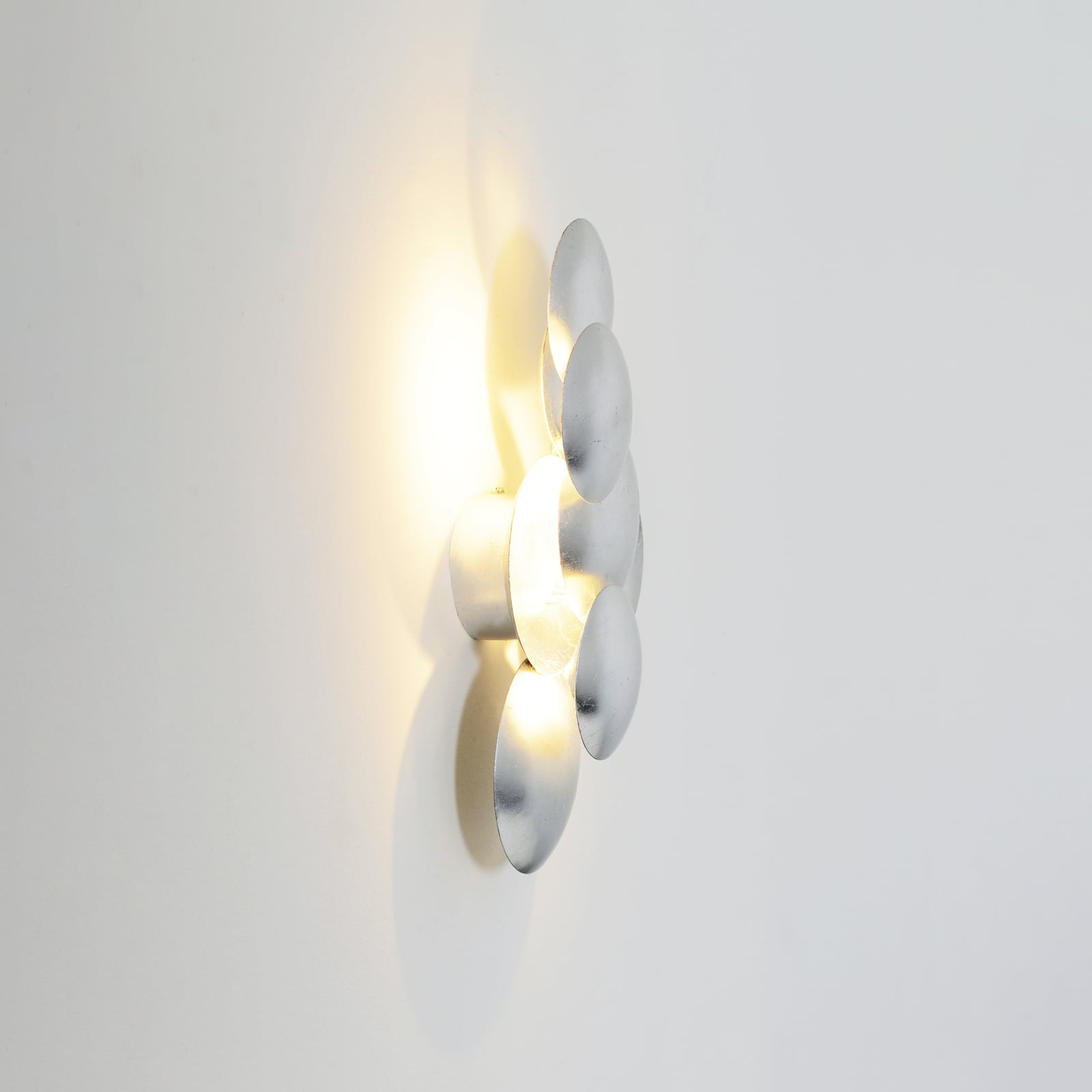 LED vegglampe Bolladaria 3-lys sølv dimbar 42 cm nærbilde av halvkule