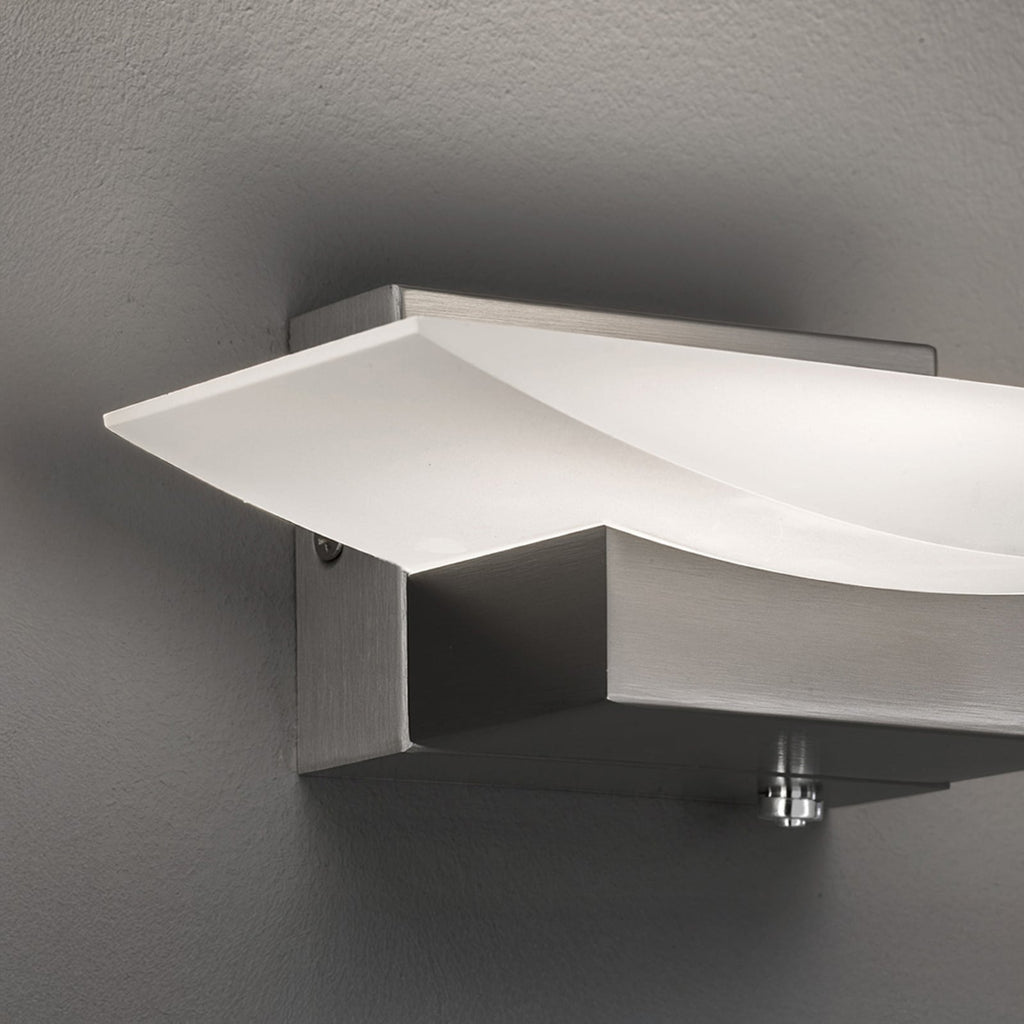 LED vegglampe Bowl CCT dimbar nikkel 30 cm lys på
