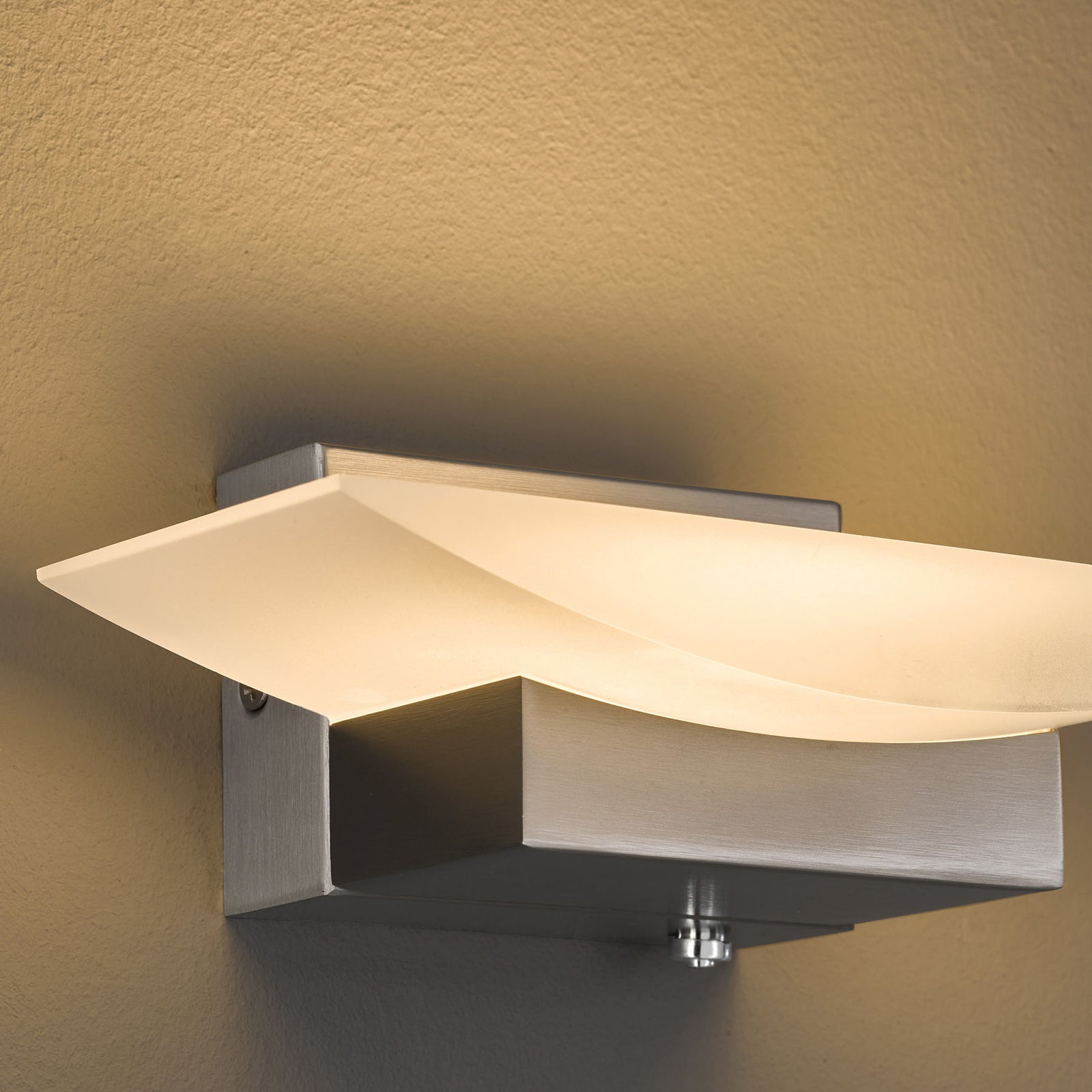 LED vegglampe Bowl TW CCT matt nikkel 20 cm monteringsdetalj