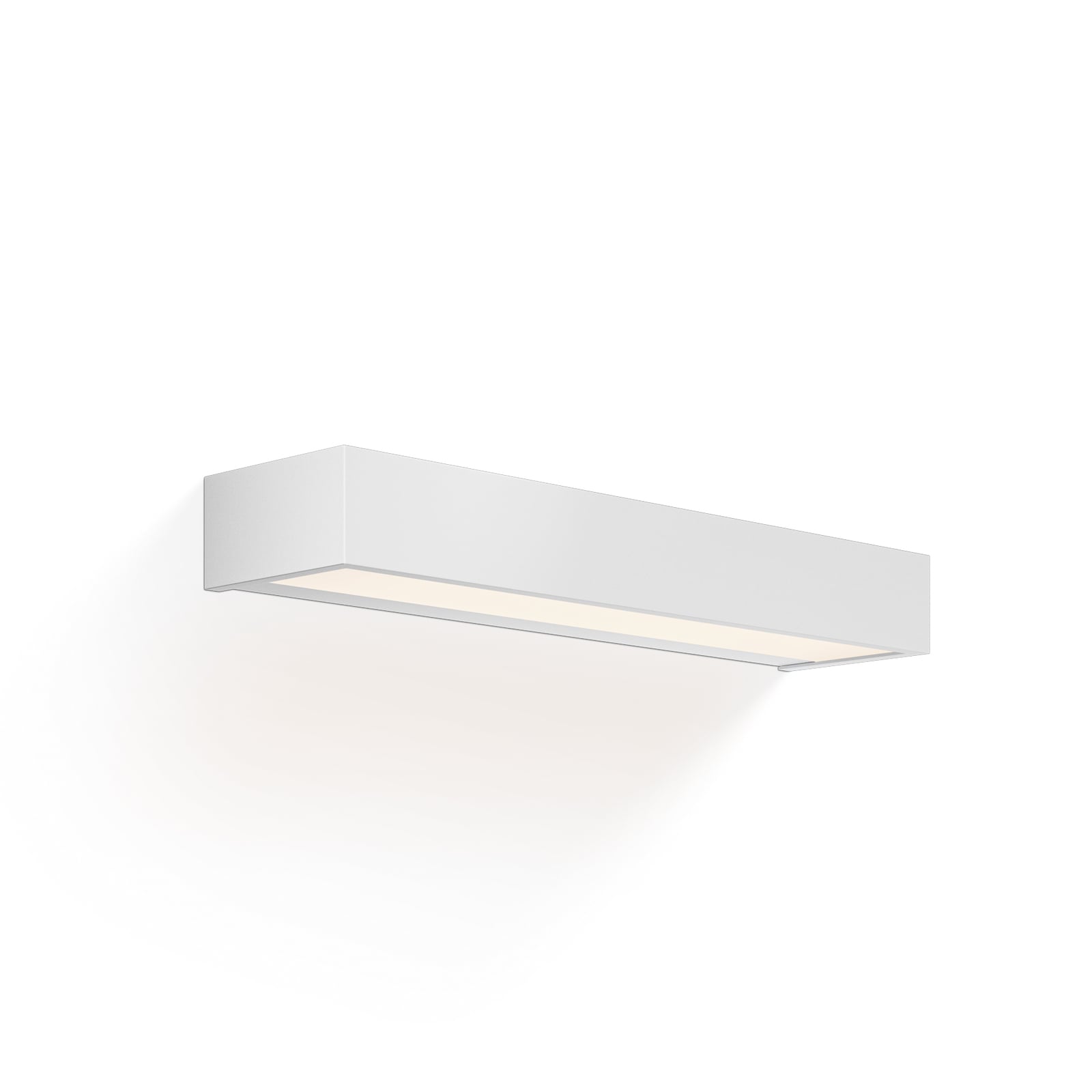 LED vegglampe Box 40 N dimbar matt hvit IP44 fra forfra med messing og akryl