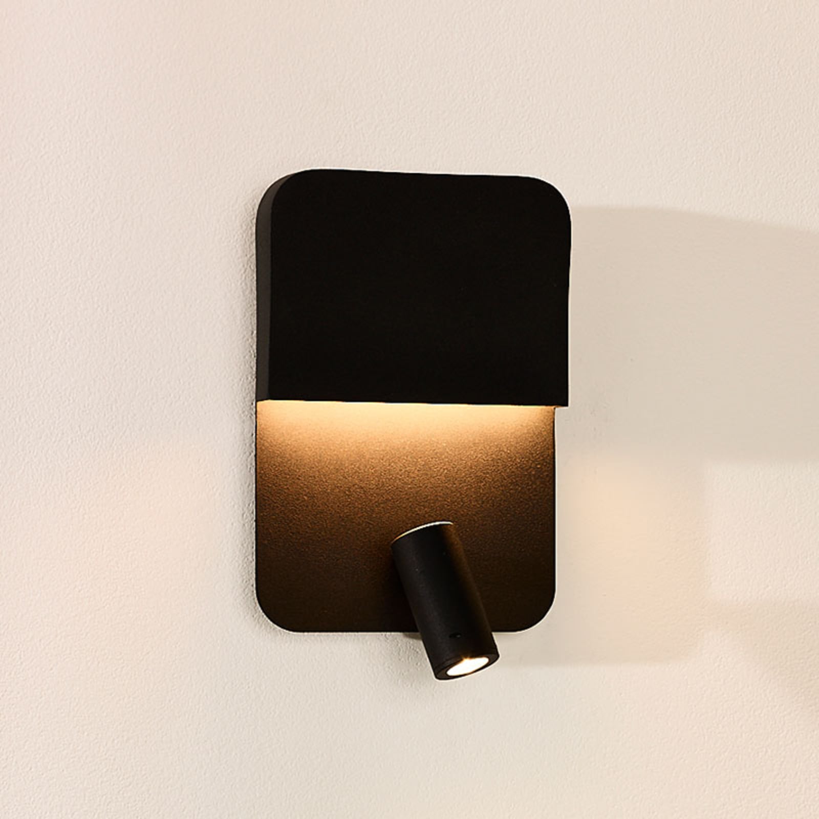 LED vegglampe Boxer med spot svart med bryter USB forfra