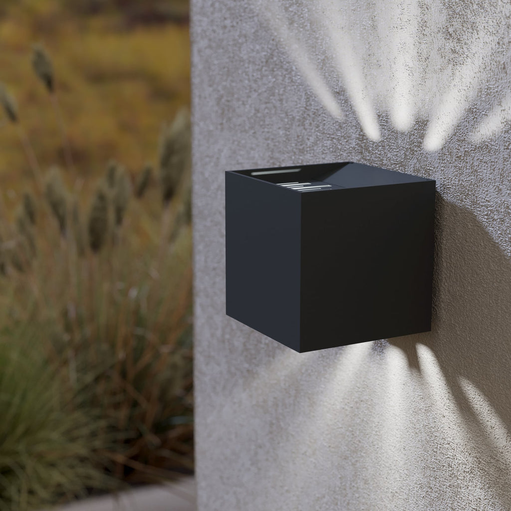 LED vegglampe Calpino 2 svart aluminium bakside