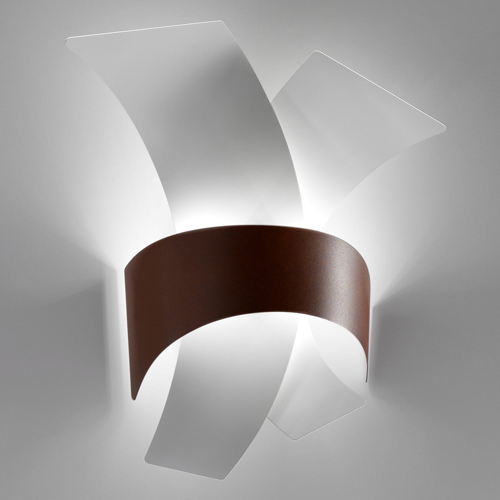 LED vegglampe Calypso dimbar metallbuer brun/hvit 35 cm forfra