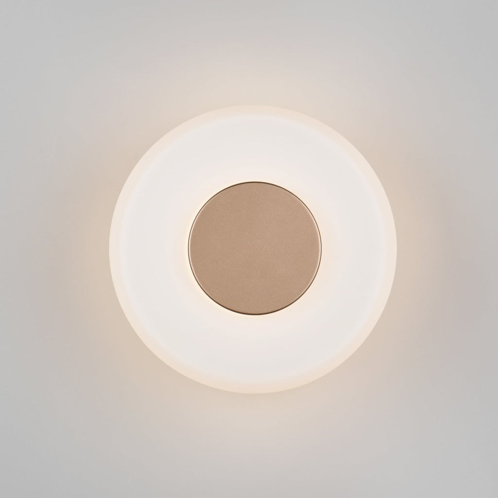 LED vegglampe Celeste glass dimbar Ø22 cm brun/hvit med lys på