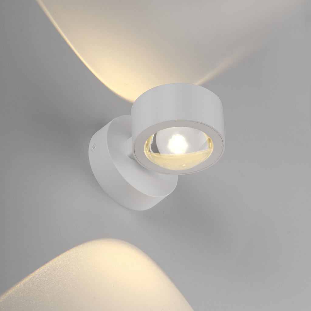 Nærbilde av LED vegglampe Chia oppladbar dimbar hvit med fjernkontroll