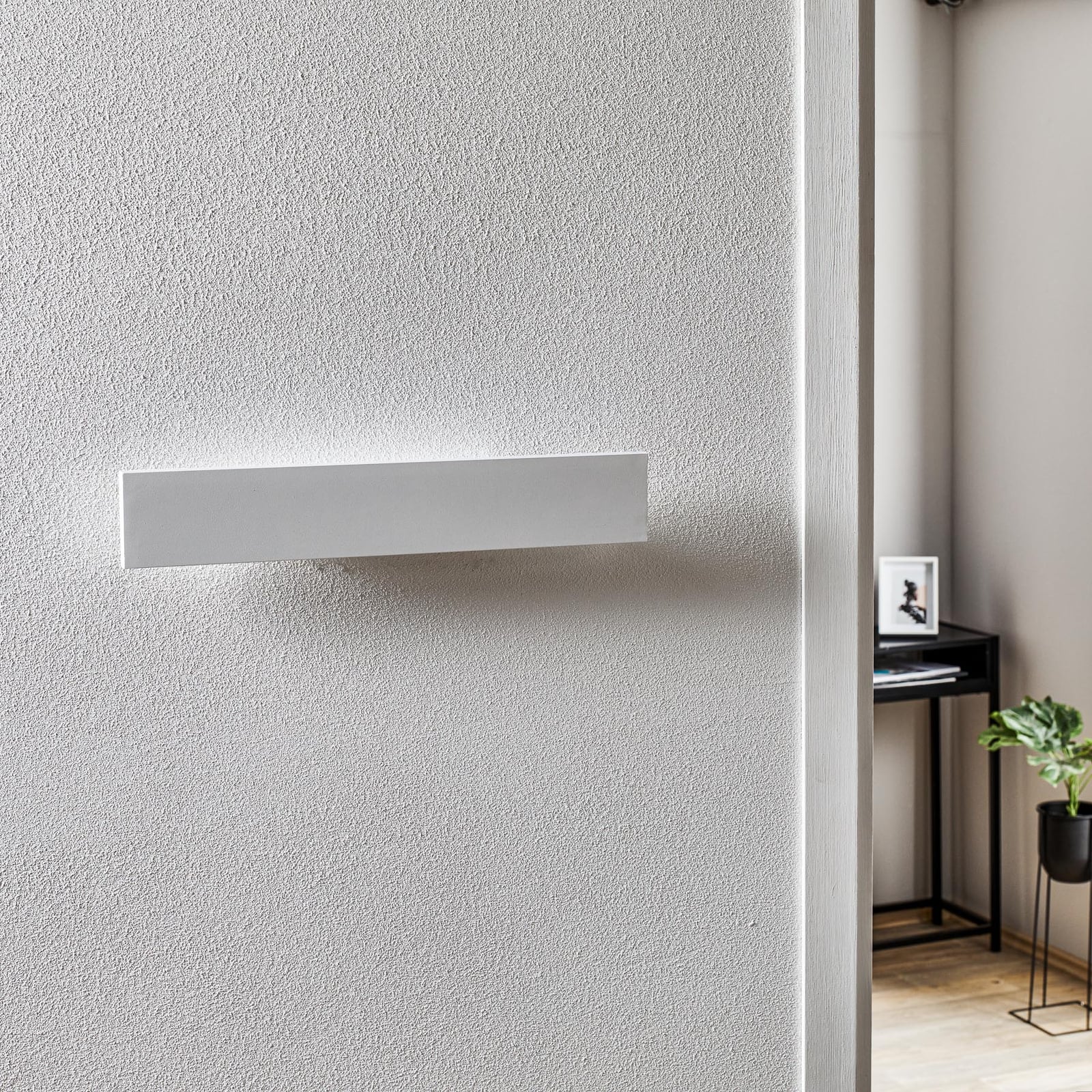 LED vegglampe Concha hvit 47 cm dimbar opp og ned detalj