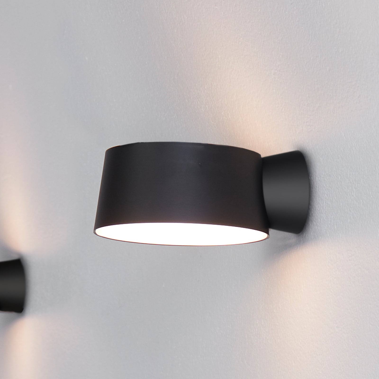 LED vegglampe Cookie ringformet svart dimbar Ø15 cm forfra