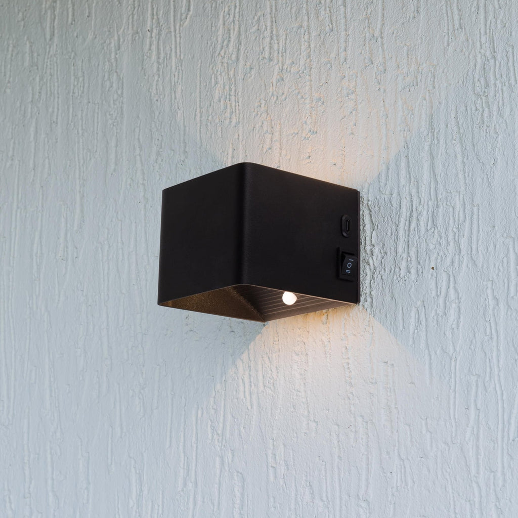LED vegglampe Cube oppladbar magnetisk svart detalj
