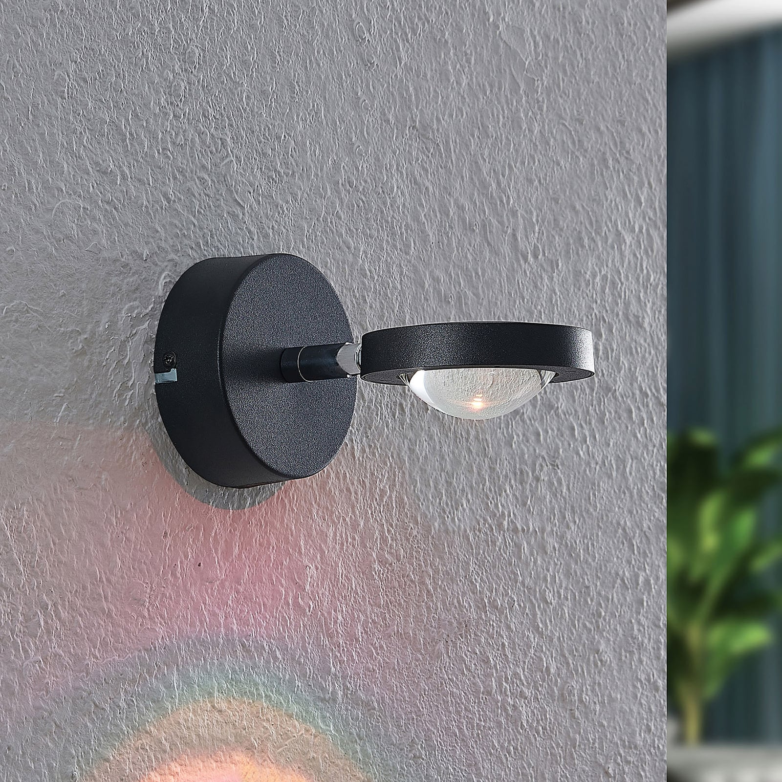 LED vegglampe Edonita svart med RGB effektlys forfra