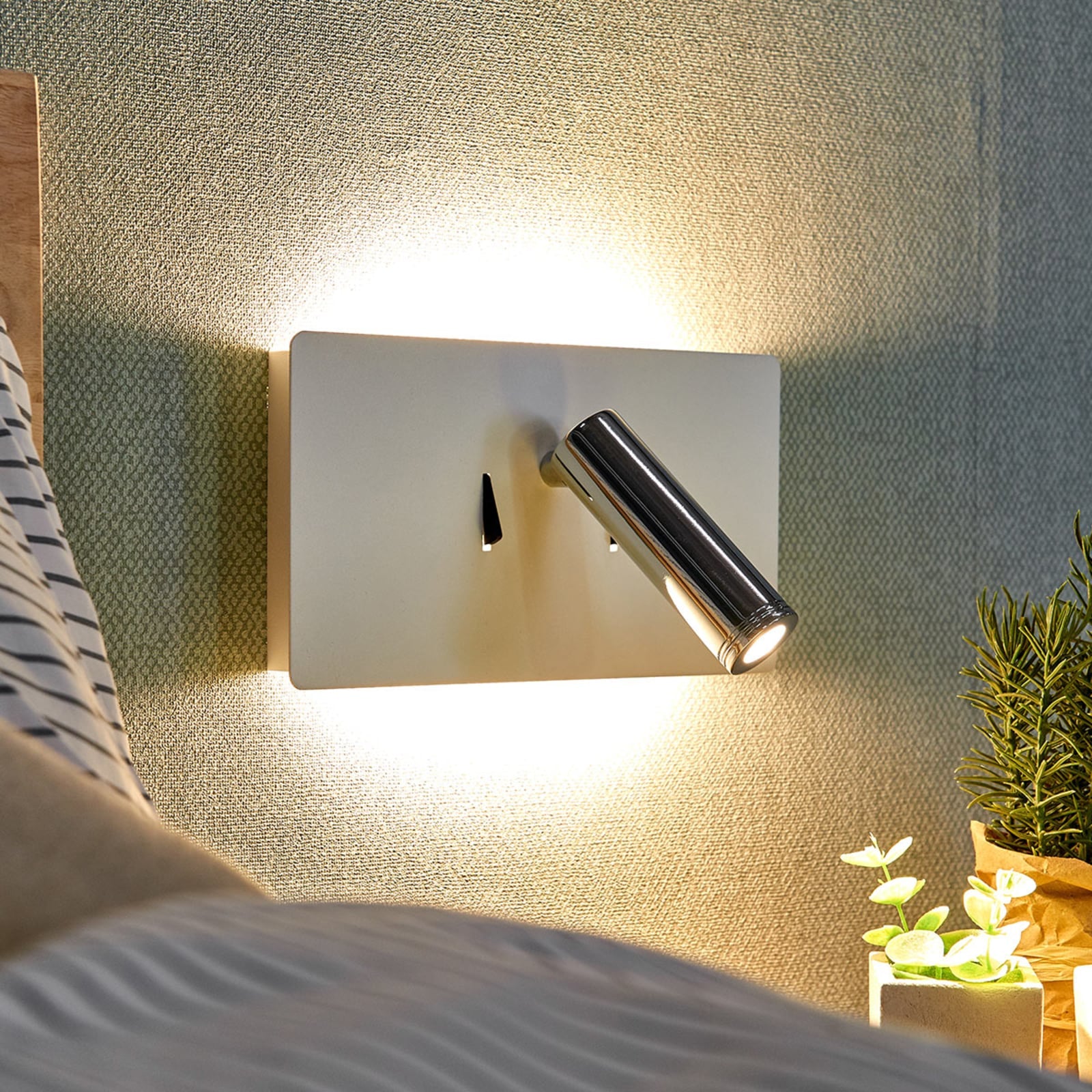 LED vegglampe Elske med leselys hvit/krom forfra