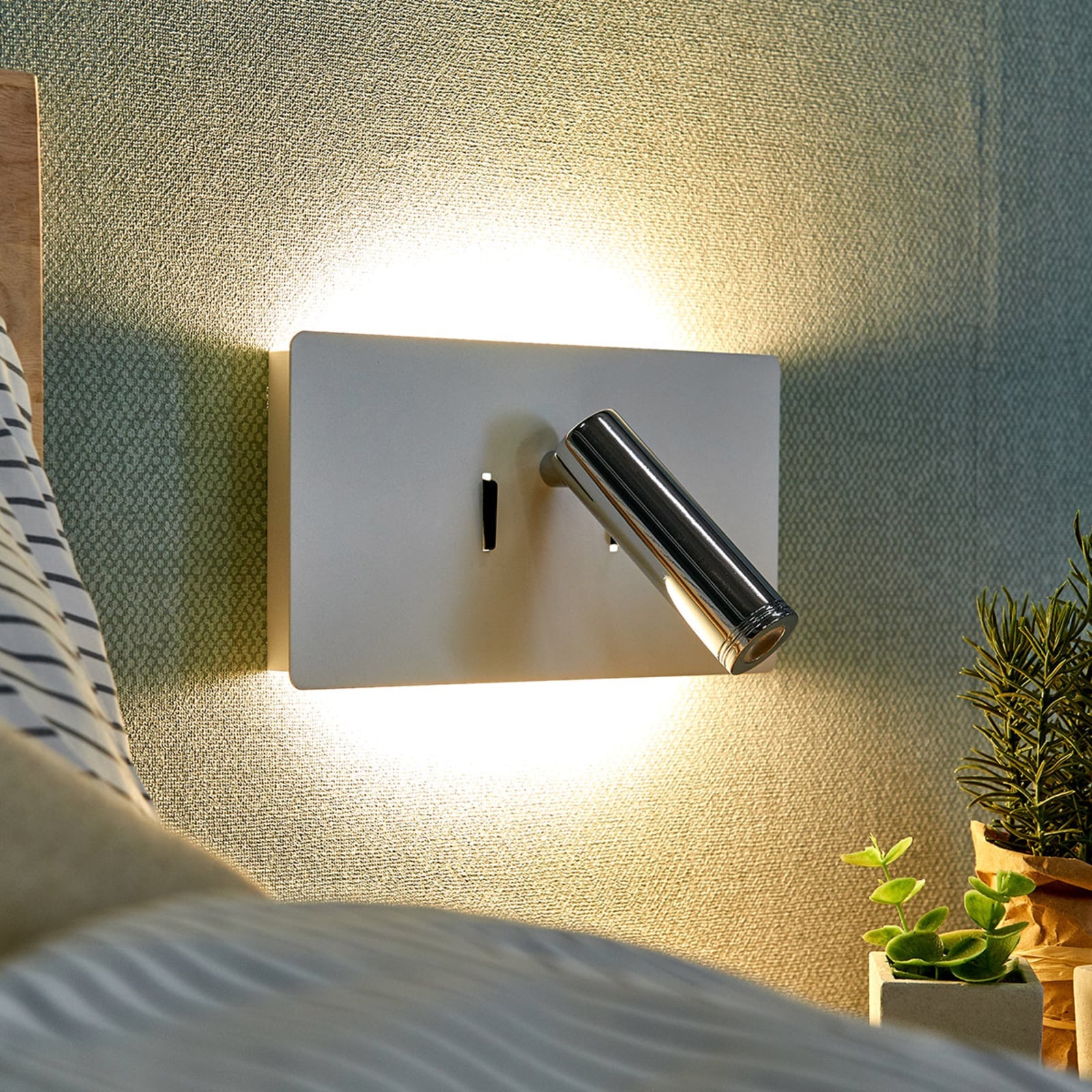 LED vegglampe Elske med leselys hvit/krom bakside