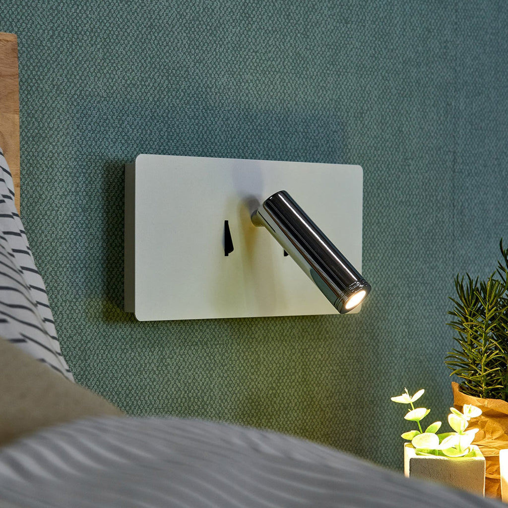 Detalj av LED vegglampe Elske med leselys hvit/krom