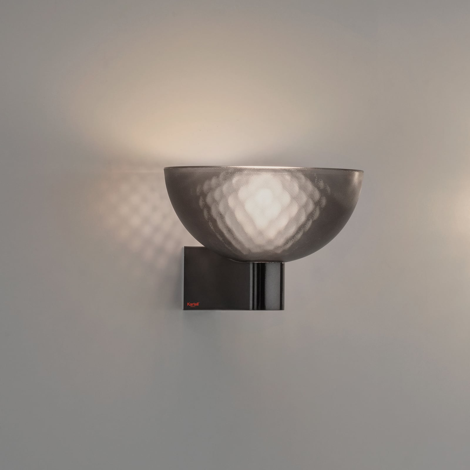 LED vegglampe Fata røykgrå polymer E14 forfra