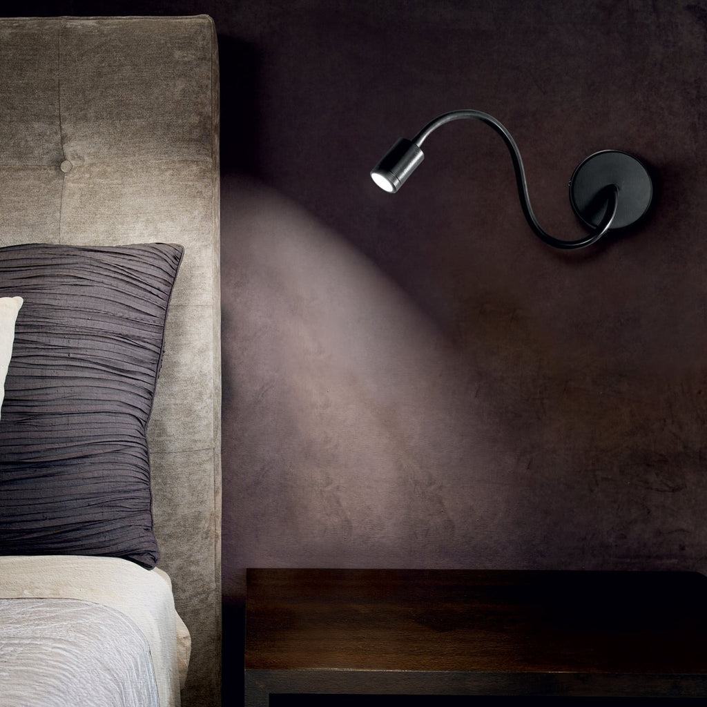 LED vegglampe Focus fleksibel arm svart 3W varmhvit bakside