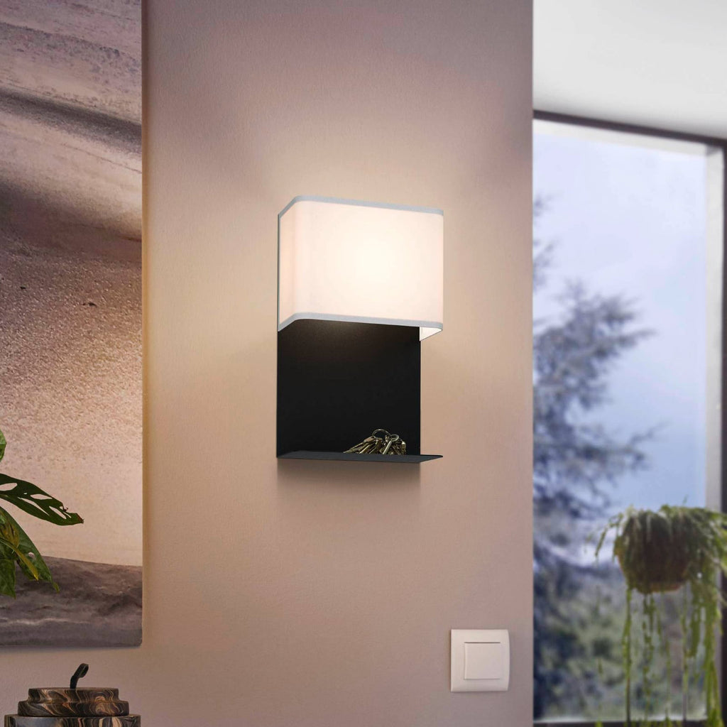 Detalj av LED-vegglampe Galdakao tekstil svart/hvit med bryter