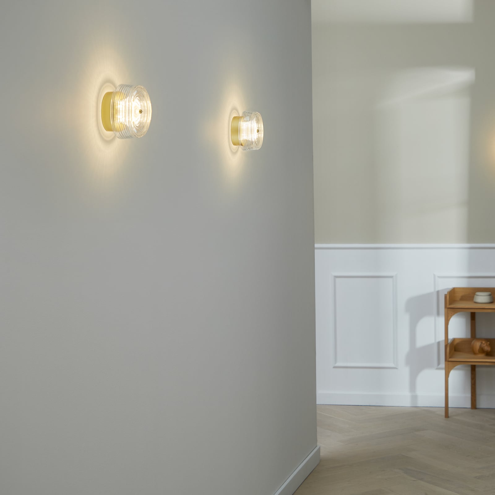 LED vegglampe Glow dimbar gull klar akryl Ø16 cm bakside