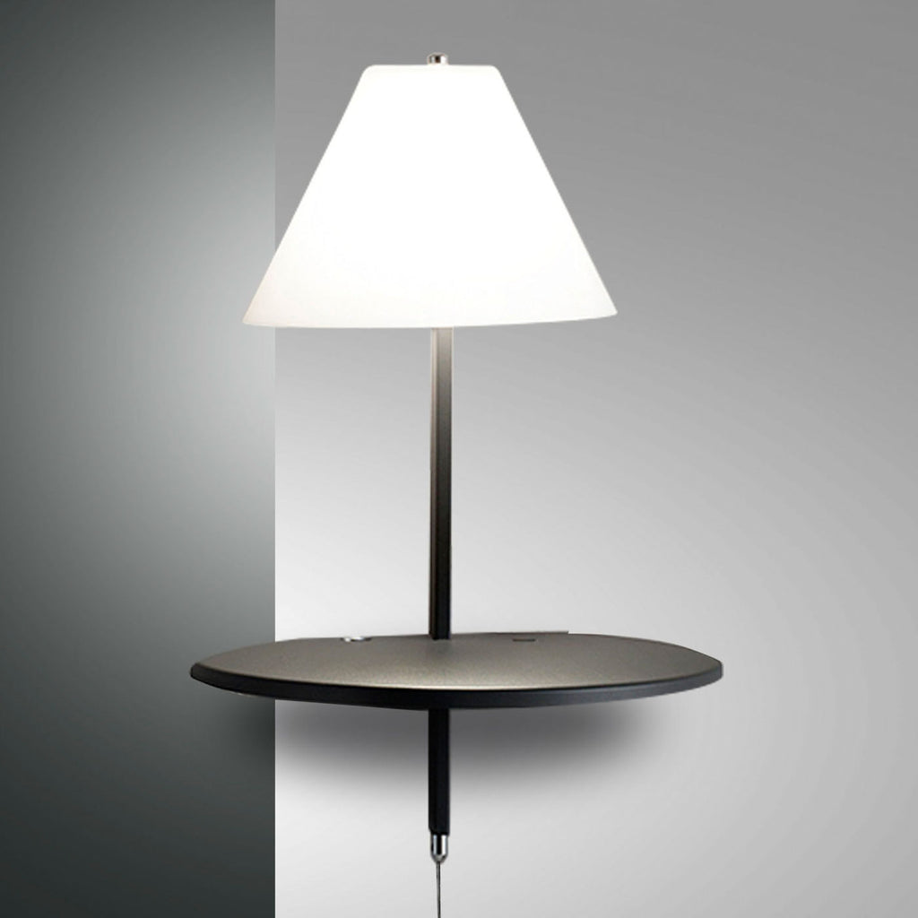 LED vegglampe Goodnight dimbar med USB-port hvit-antrasitt forfra