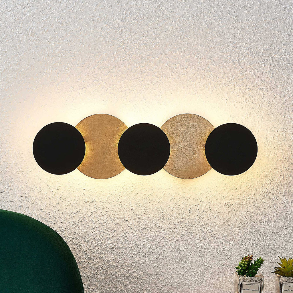 LED vegglampe Grazyna svart/gull 5-lys lysdetalj