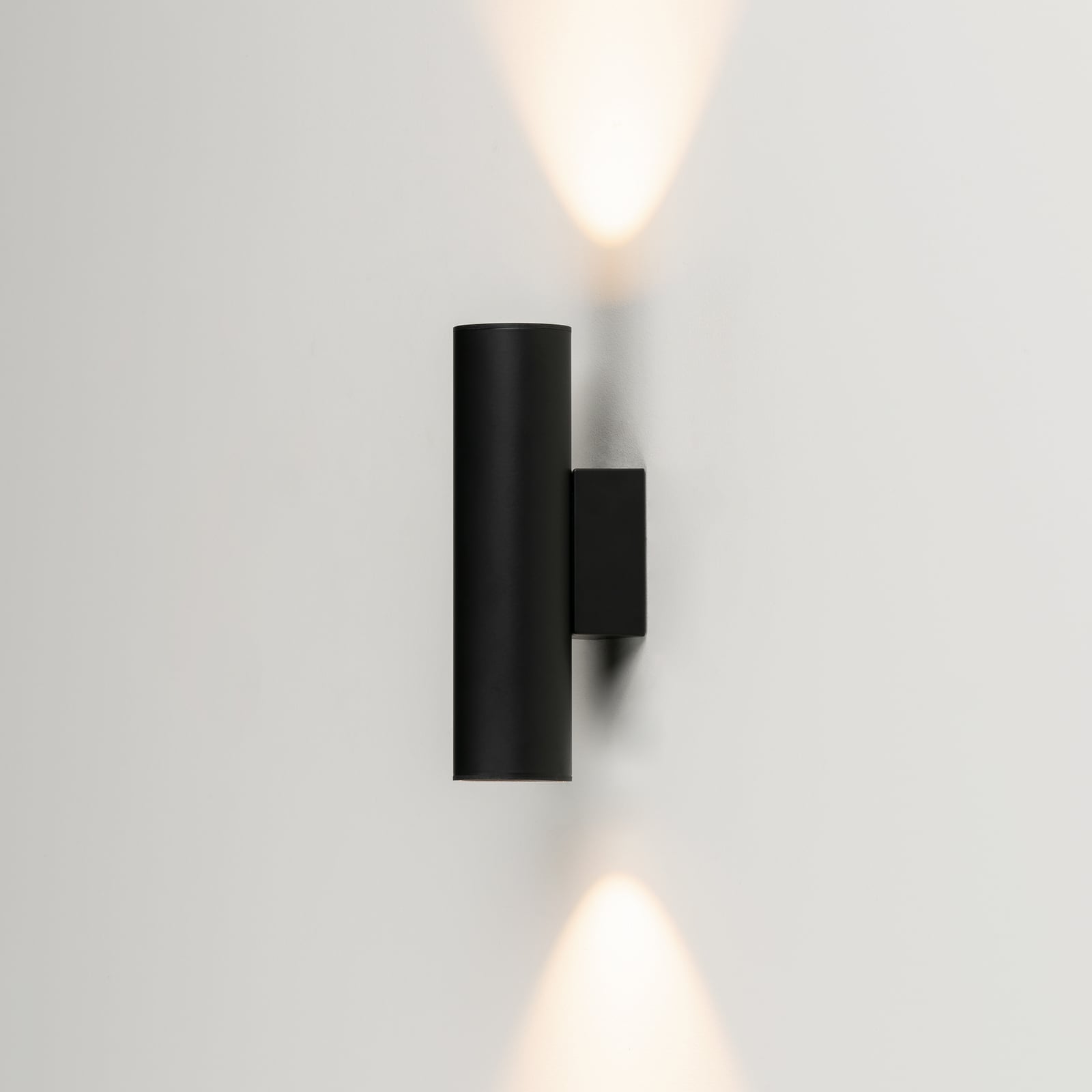 LED vegglampe Haul opp og ned dimbar svart matt for moderne belysning