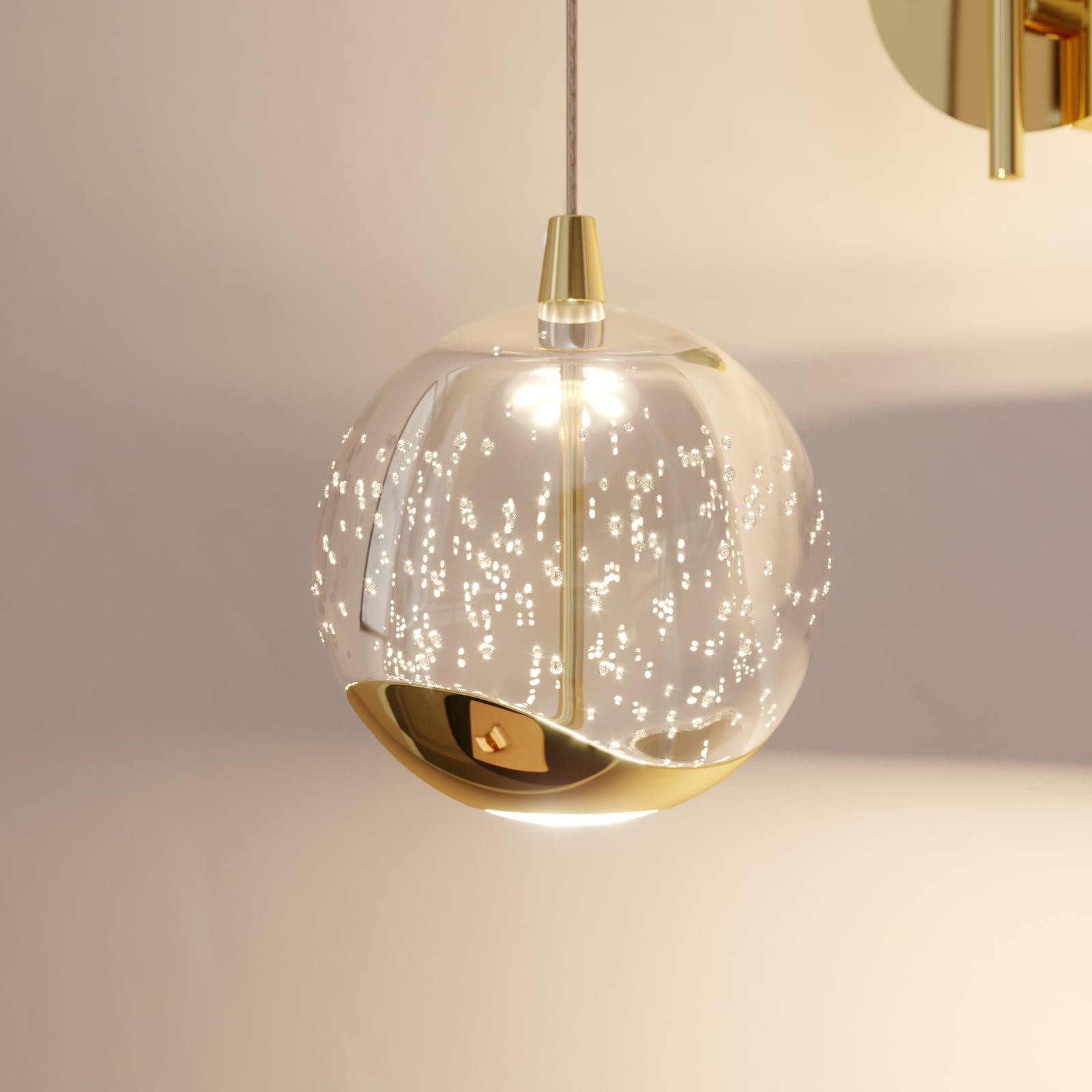 LED vegglampe Hayley gullfarget glass kuleformet nærbilde av metall