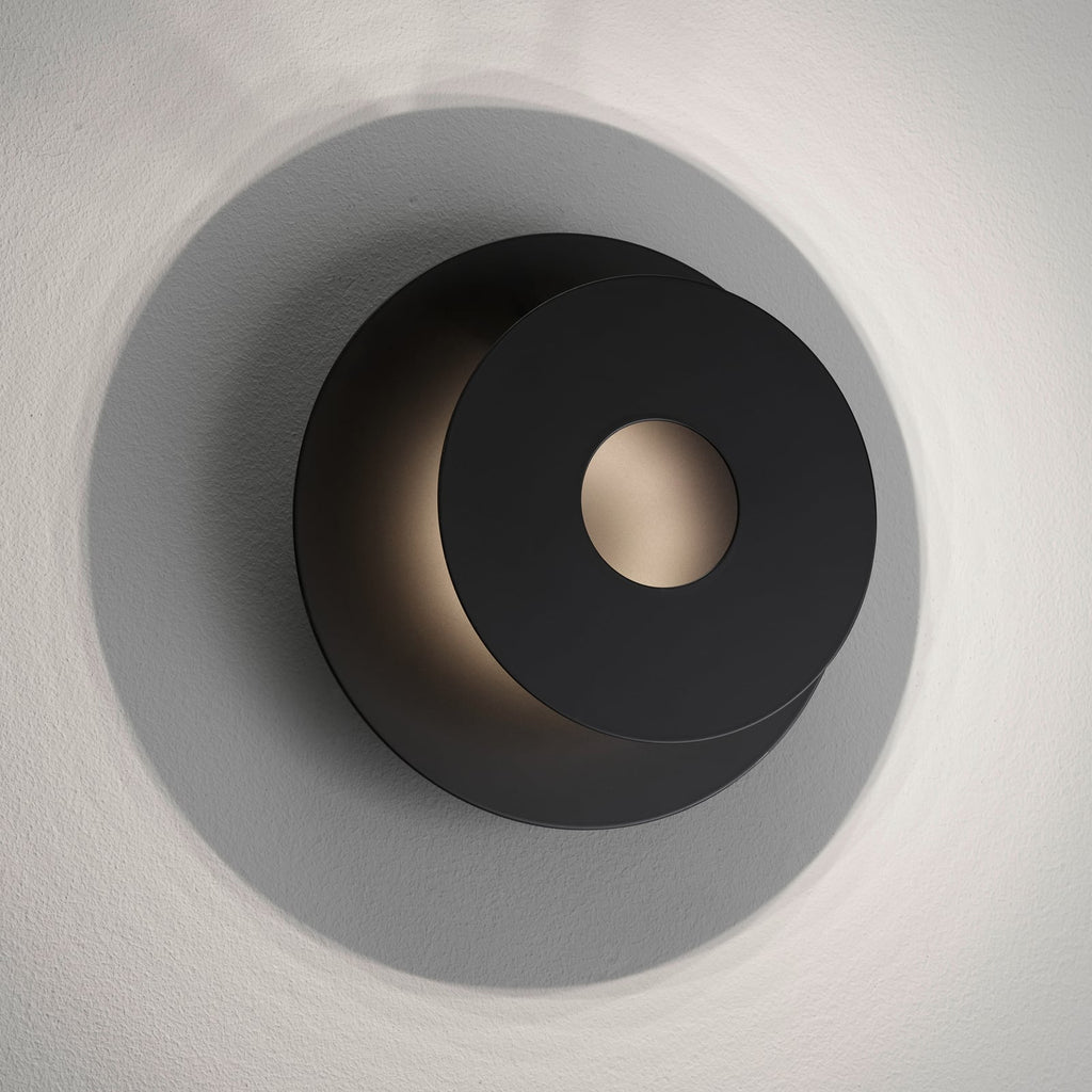 LED vegglampe Hennes metall svart Ø18 cm detalj nærbilde