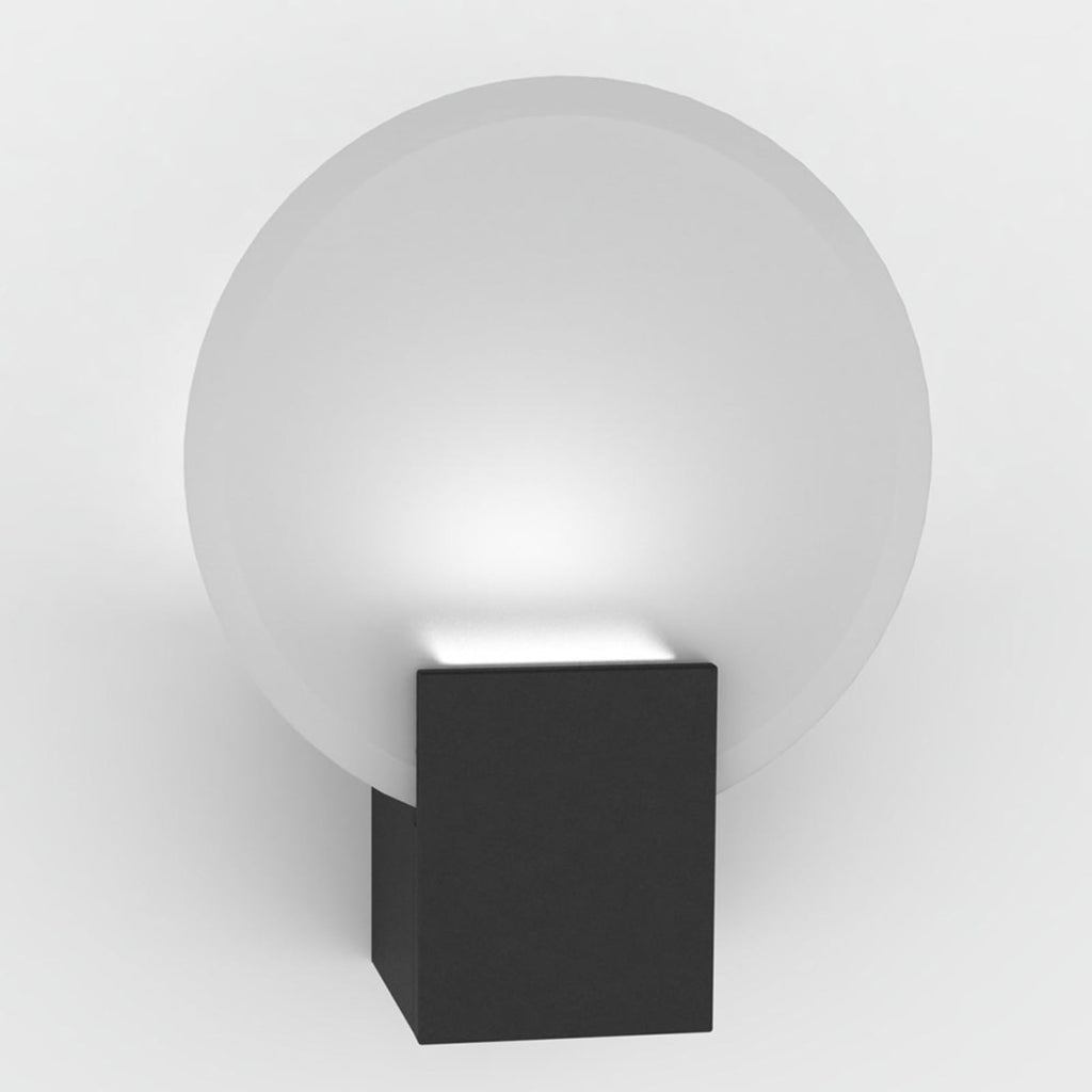 LED vegglampe Hester dimbar IP44 svart nærbilde av glass