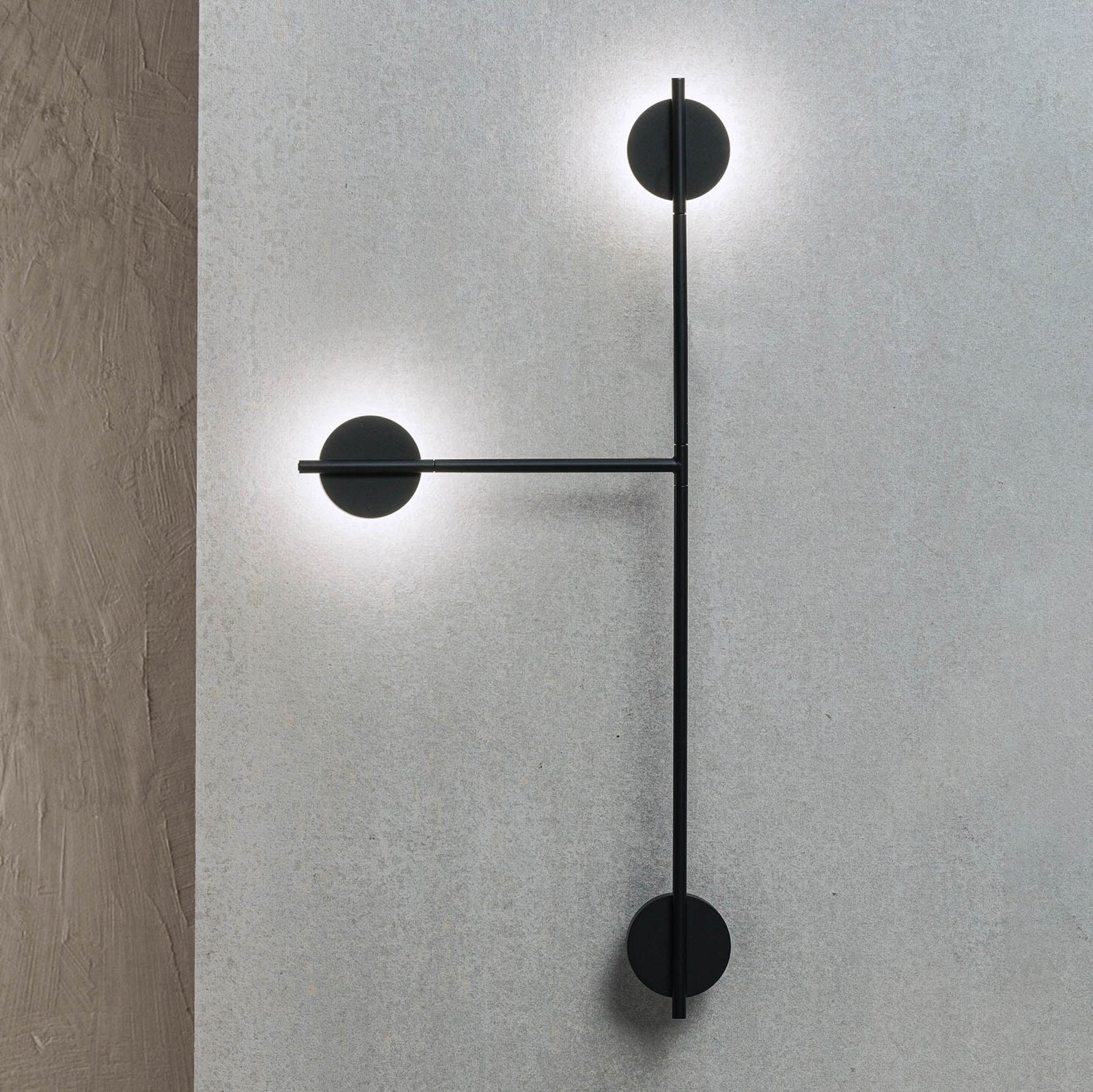 LED vegglampe Igram 2-lys dimbar svart 94 cm høy justerbart hode