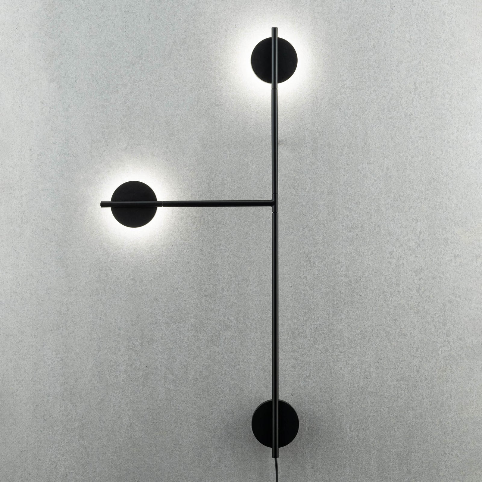 LED vegglampe Igram 2-lys dimbar svart 94 cm høy nærbilde av touchdimmer