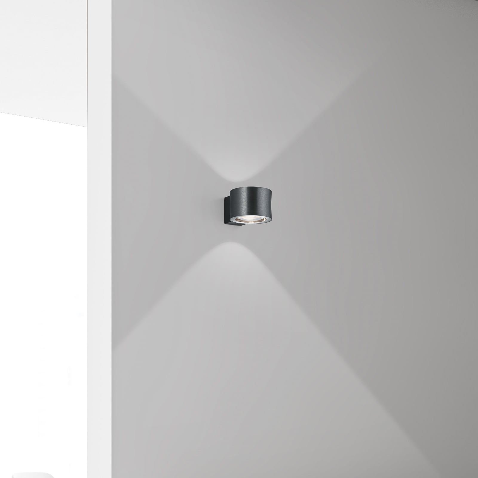 LED vegglampe Impulse antrasitt dimbar opp/ned detalj